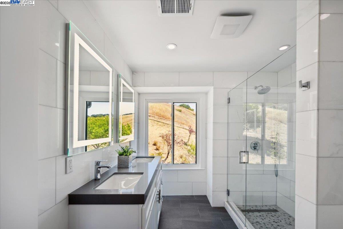 Detail Gallery Image 36 of 59 For 325 Bollinger Estates Ct, San Ramon,  CA 94583 - 4 Beds | 4/1 Baths