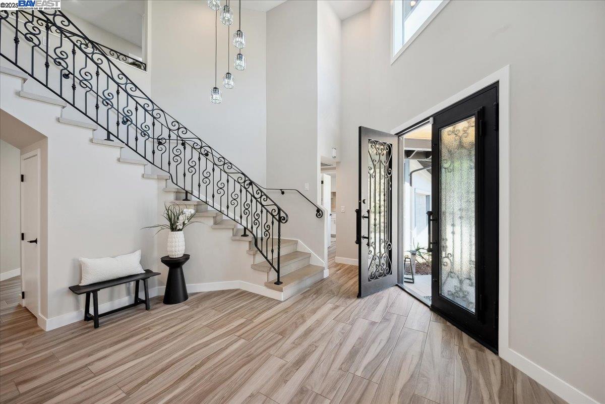 Detail Gallery Image 6 of 59 For 325 Bollinger Estates Ct, San Ramon,  CA 94583 - 4 Beds | 4/1 Baths