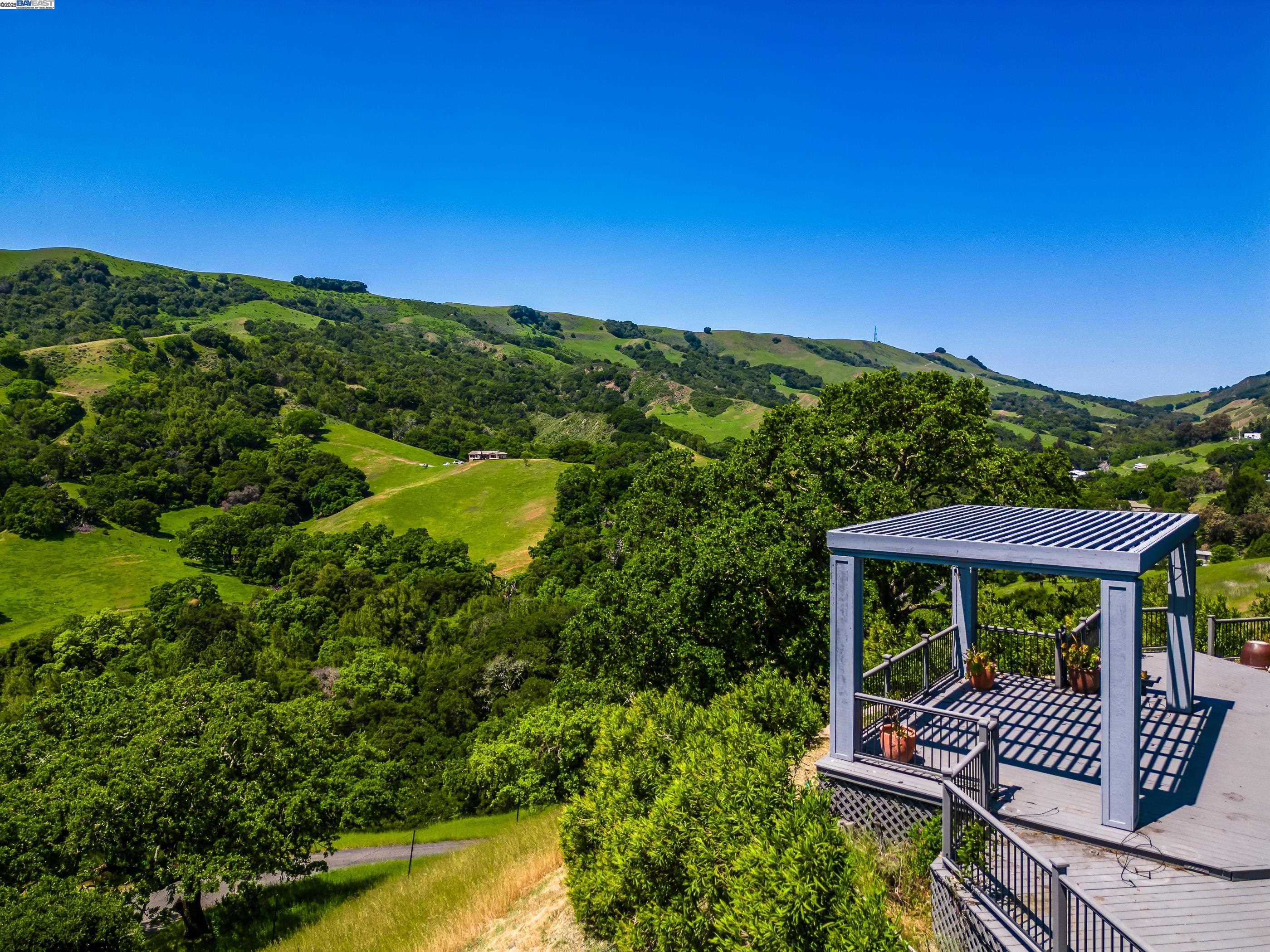 Detail Gallery Image 52 of 59 For 325 Bollinger Estates Ct, San Ramon,  CA 94583 - 4 Beds | 4/1 Baths