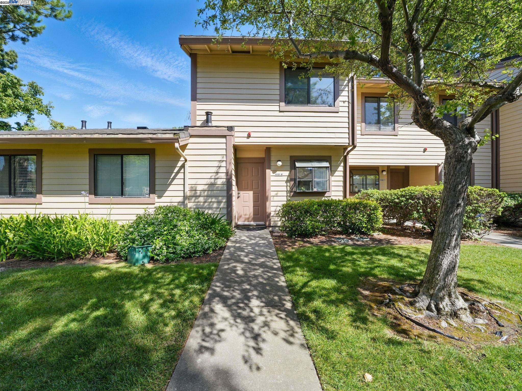 MLS: 41098952 Condo For Sale