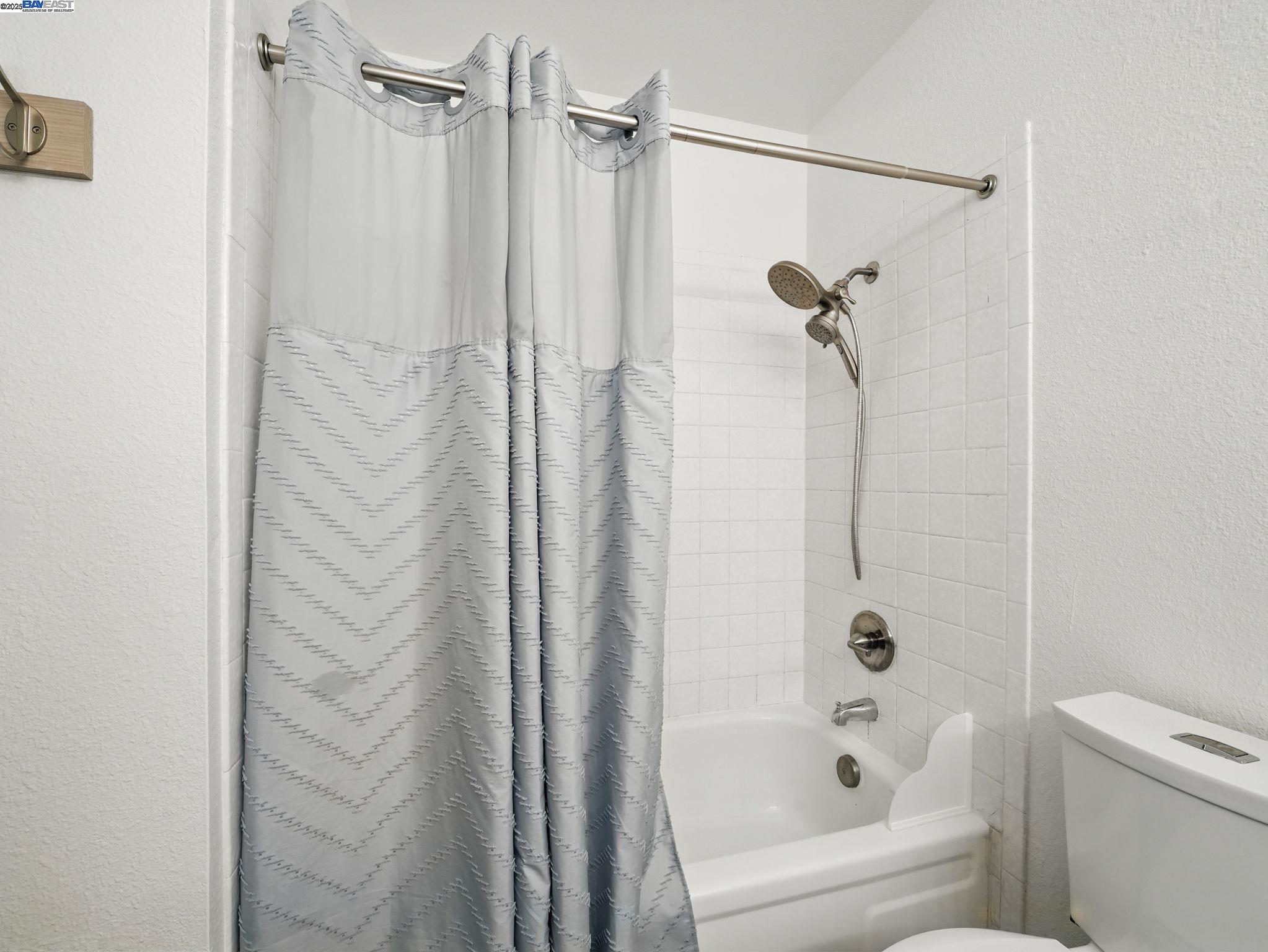 Photo #16: 41098952 Listing: Photo #16