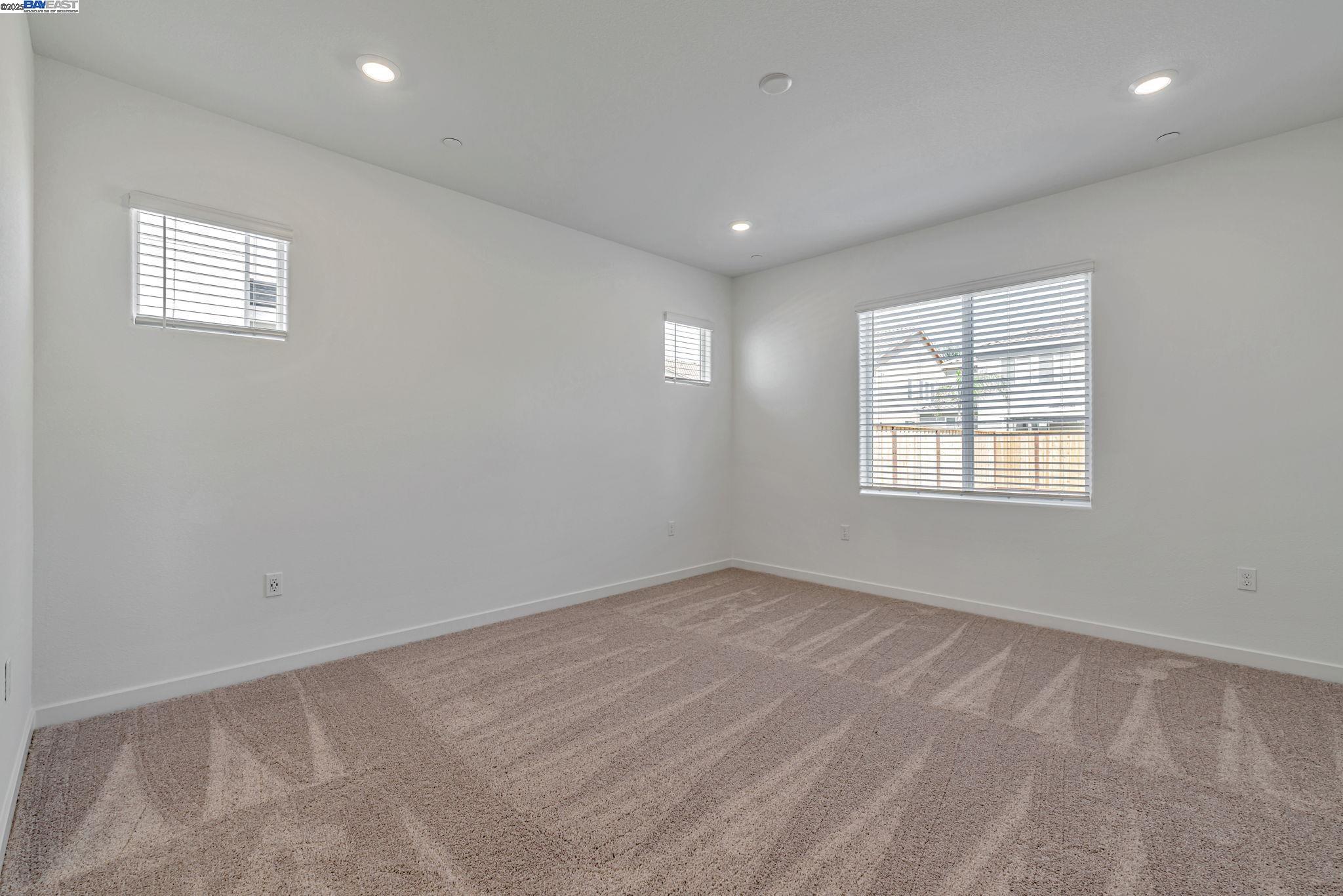 Detail Gallery Image 5 of 11 For 351 Astilbe Street, Discovery Bay,  CA 94505 - 3 Beds | 2 Baths