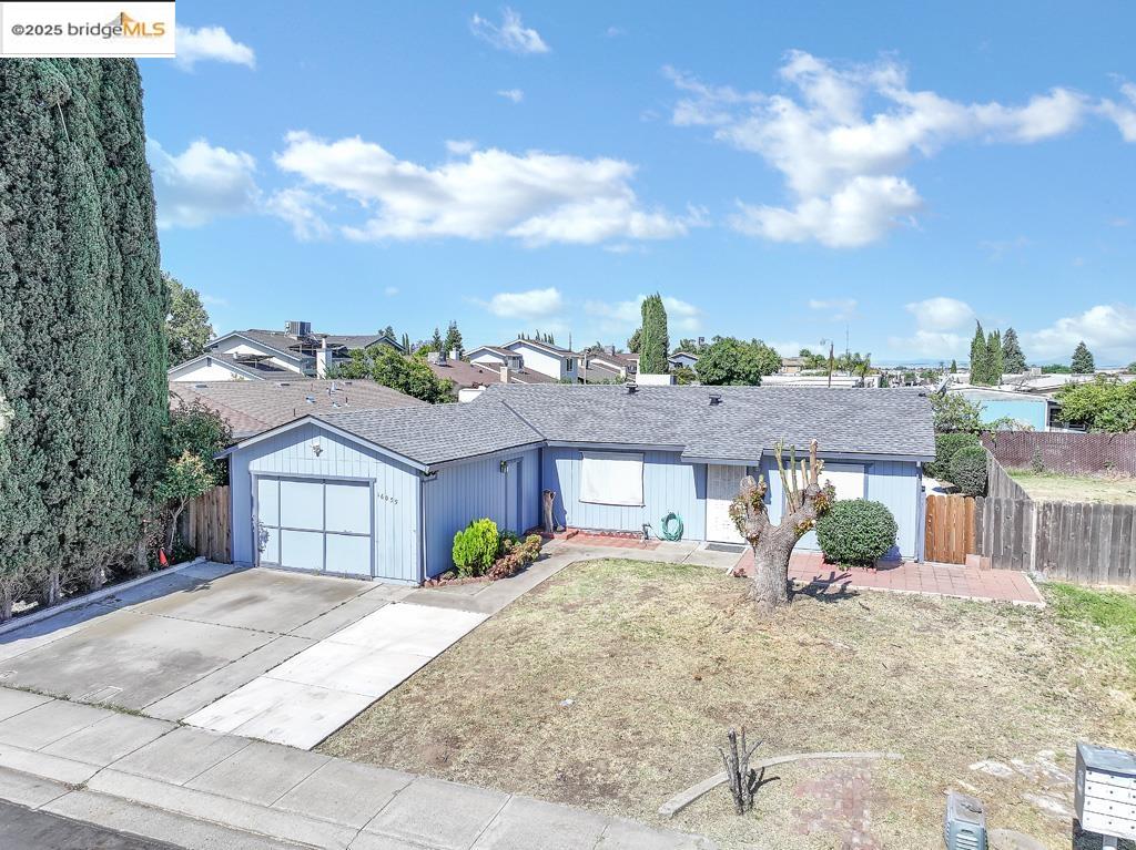 Detail Gallery Image 3 of 27 For 16059 Bizzibe St, Lathrop,  CA 95330 - 3 Beds | 1 Baths