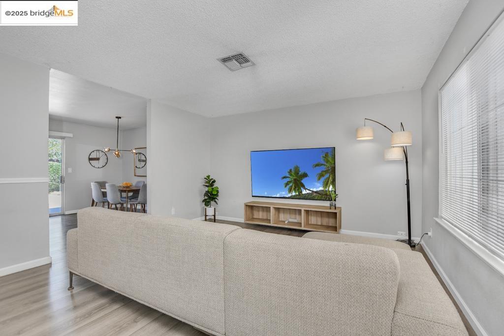 Detail Gallery Image 6 of 27 For 16059 Bizzibe St, Lathrop,  CA 95330 - 3 Beds | 1 Baths