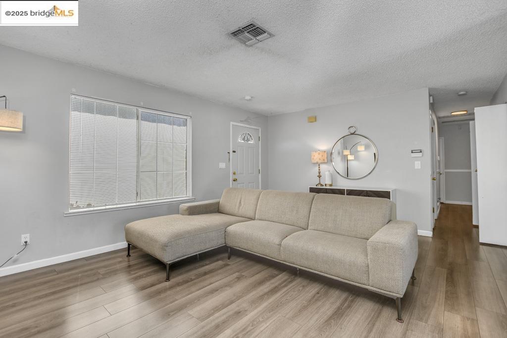 Detail Gallery Image 7 of 27 For 16059 Bizzibe St, Lathrop,  CA 95330 - 3 Beds | 1 Baths