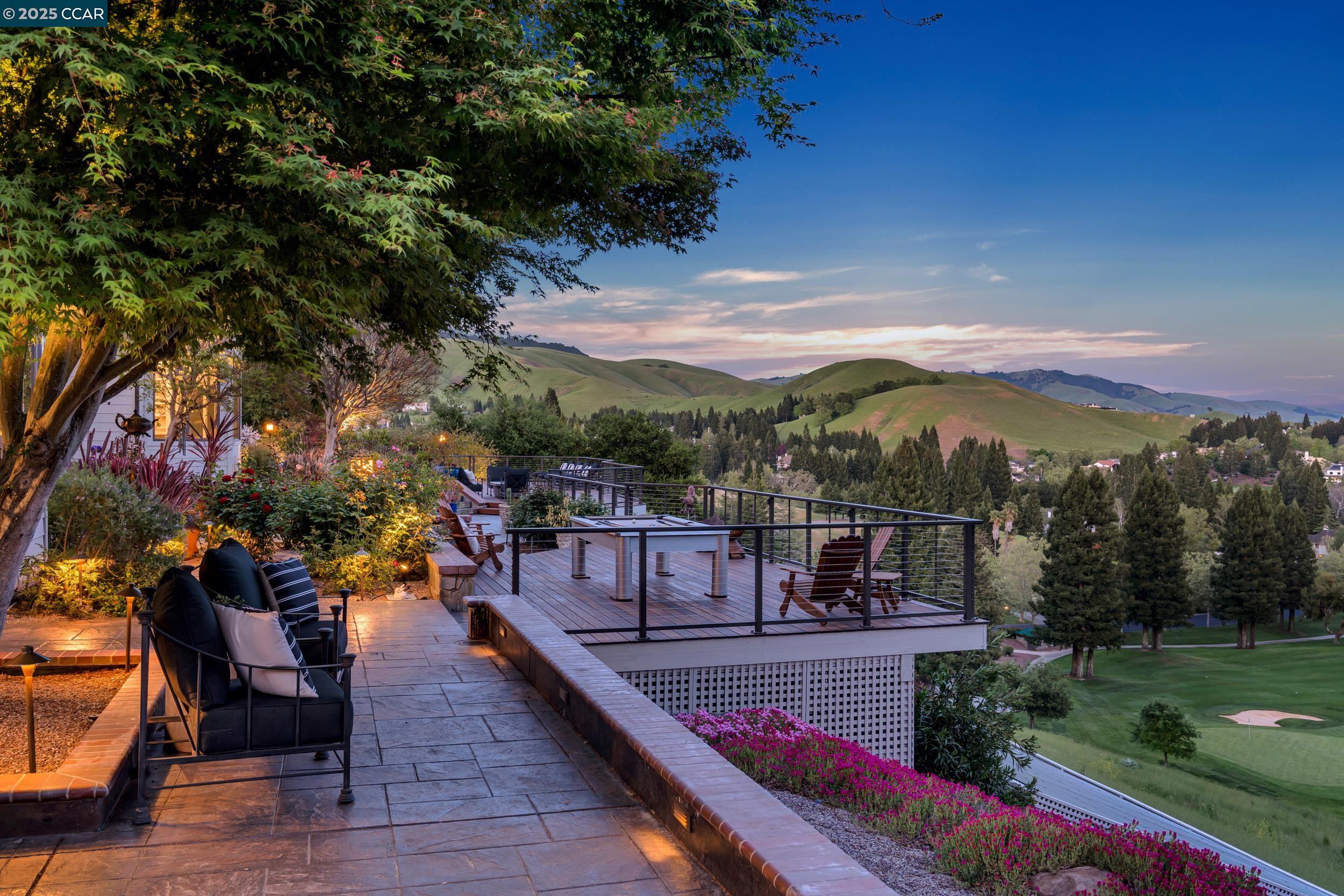 Detail Gallery Image 12 of 60 For 1121 Eagle Nest Ct, Danville,  CA 94506 - 5 Beds | 6 Baths