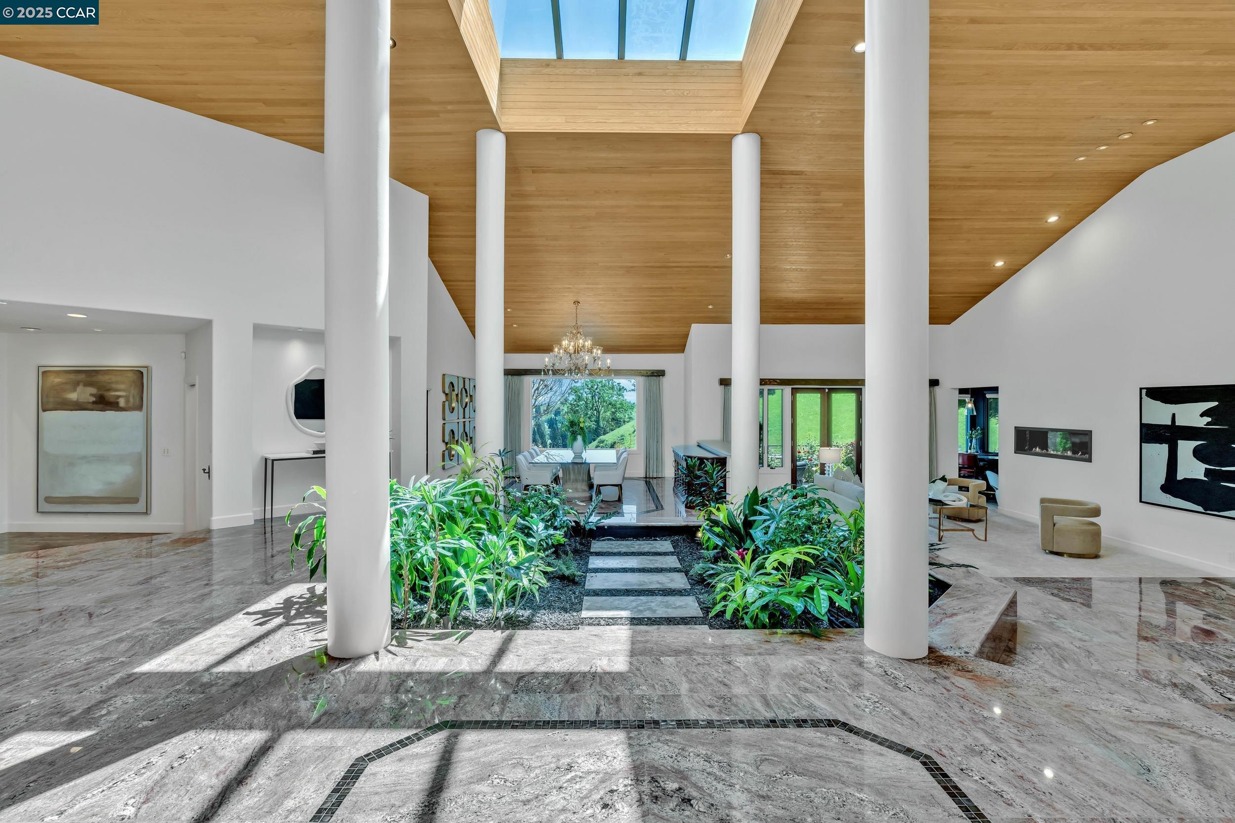 Detail Gallery Image 14 of 60 For 1121 Eagle Nest Ct, Danville,  CA 94506 - 5 Beds | 6 Baths