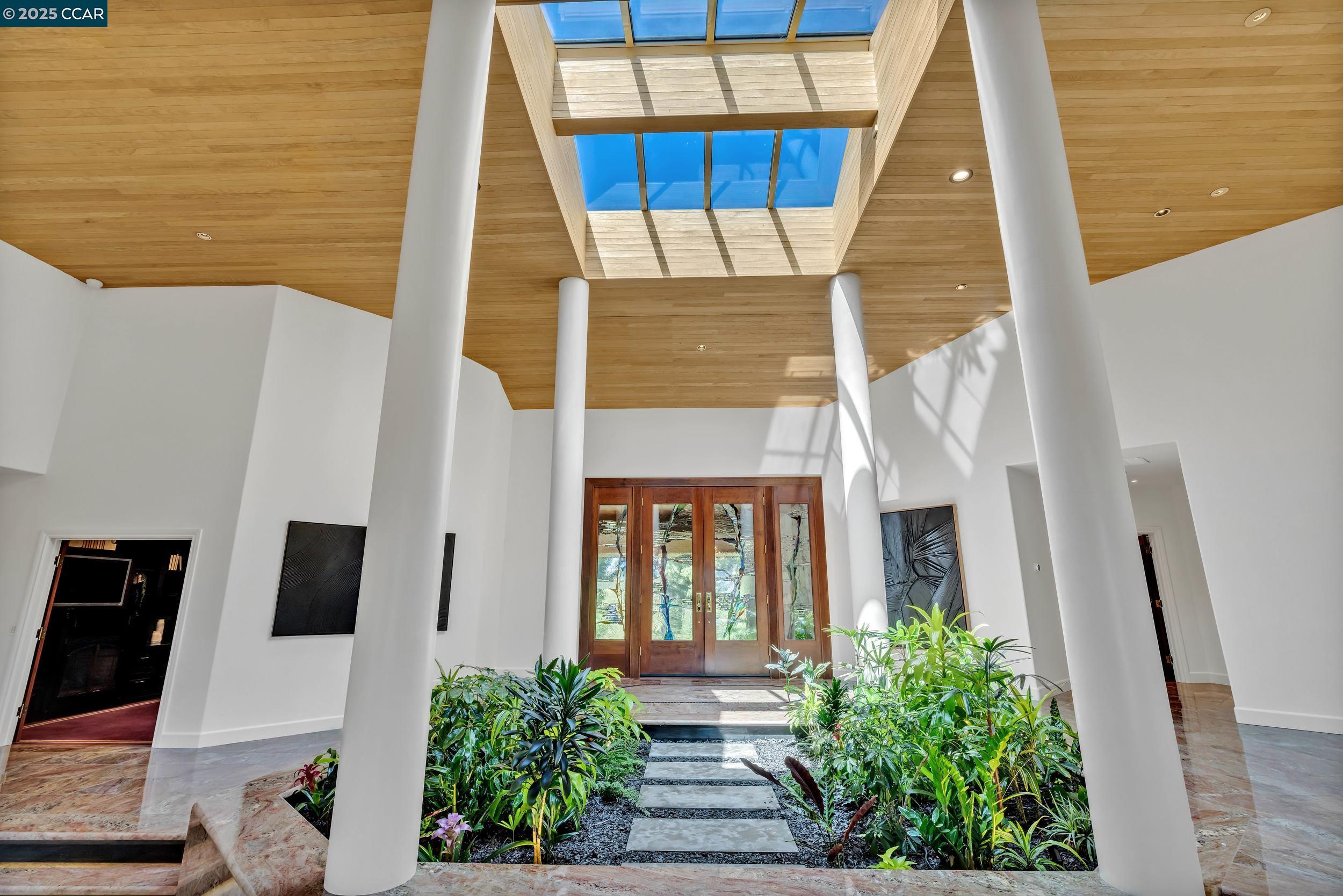 Detail Gallery Image 15 of 60 For 1121 Eagle Nest Ct, Danville,  CA 94506 - 5 Beds | 6 Baths