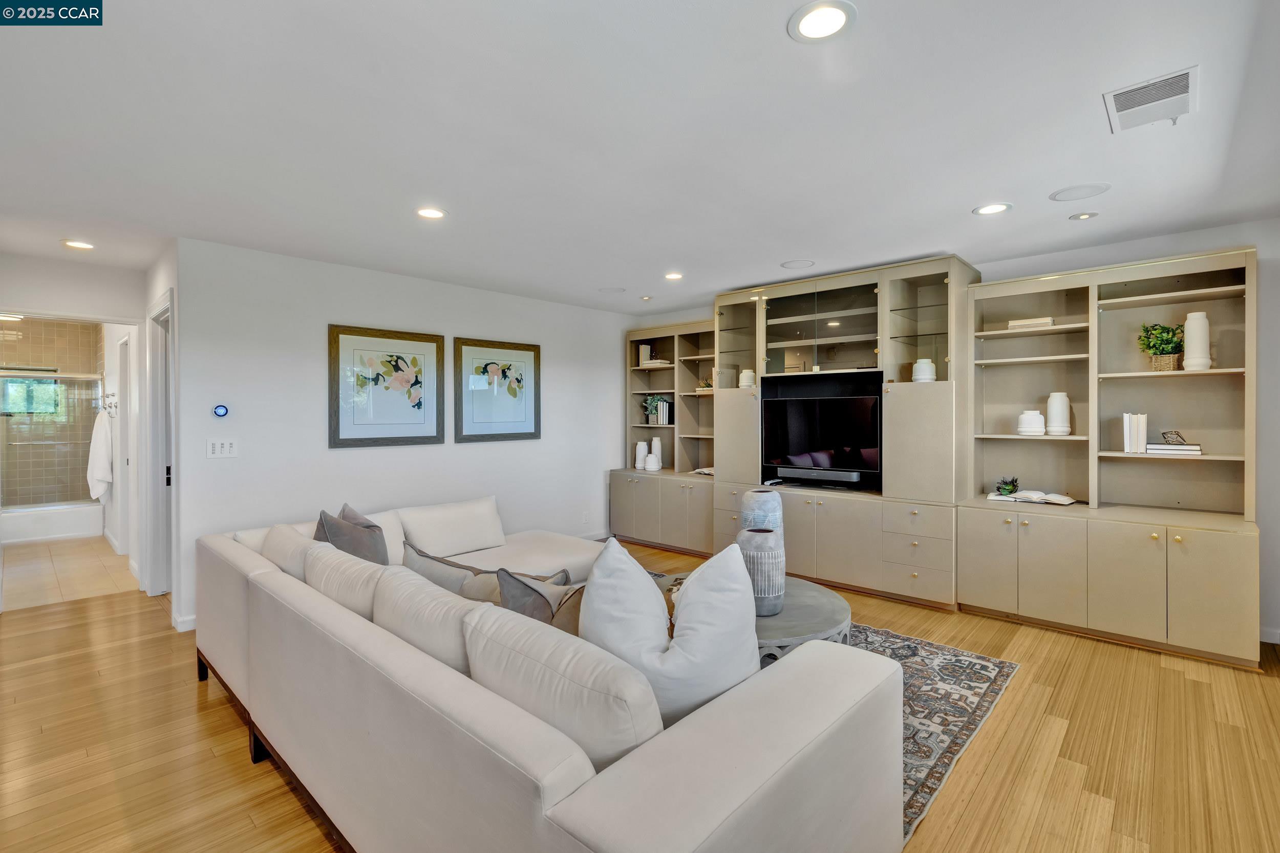 Detail Gallery Image 27 of 60 For 1121 Eagle Nest Ct, Danville,  CA 94506 - 5 Beds | 6 Baths