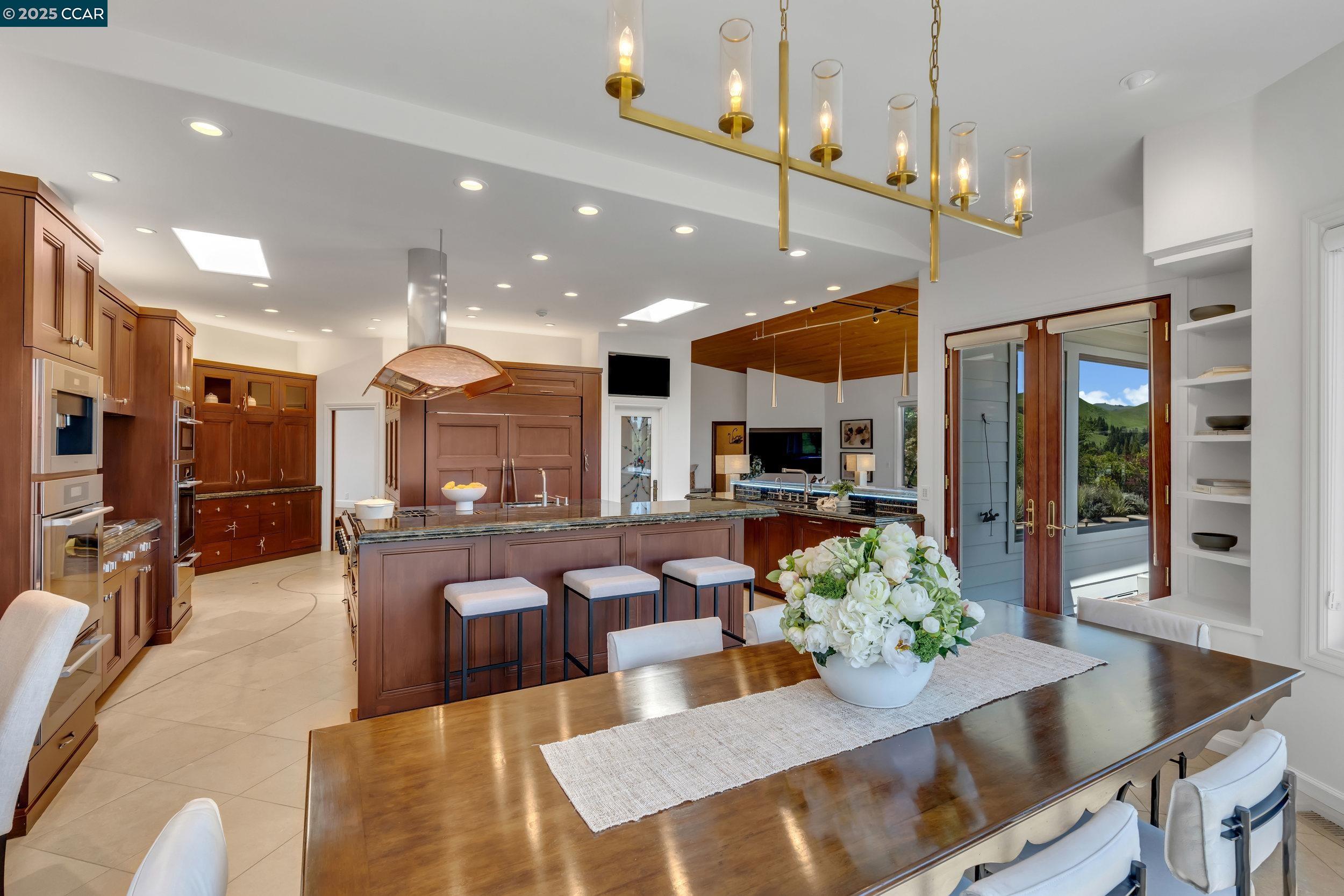 Detail Gallery Image 32 of 60 For 1121 Eagle Nest Ct, Danville,  CA 94506 - 5 Beds | 6 Baths