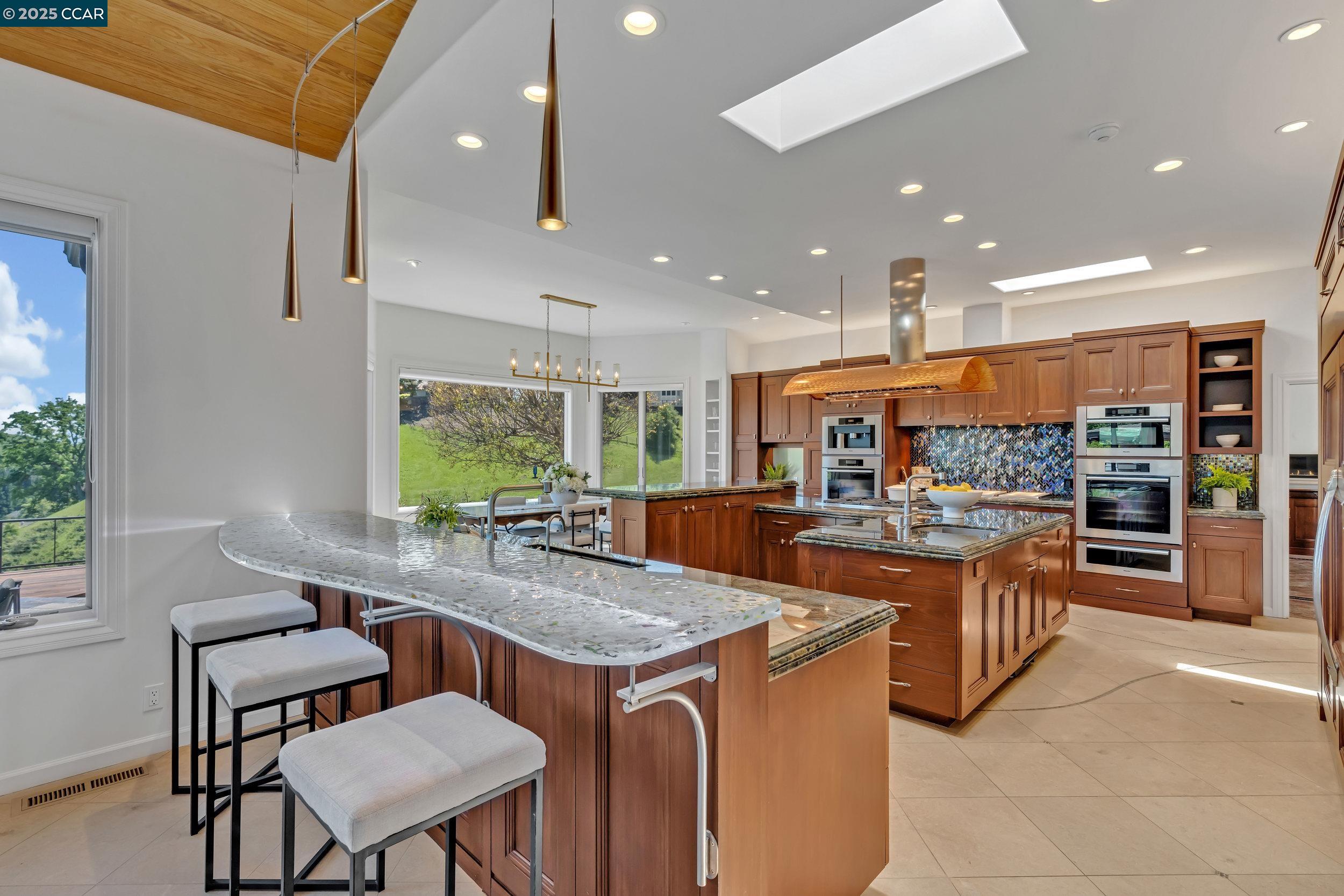 Detail Gallery Image 34 of 60 For 1121 Eagle Nest Ct, Danville,  CA 94506 - 5 Beds | 6 Baths