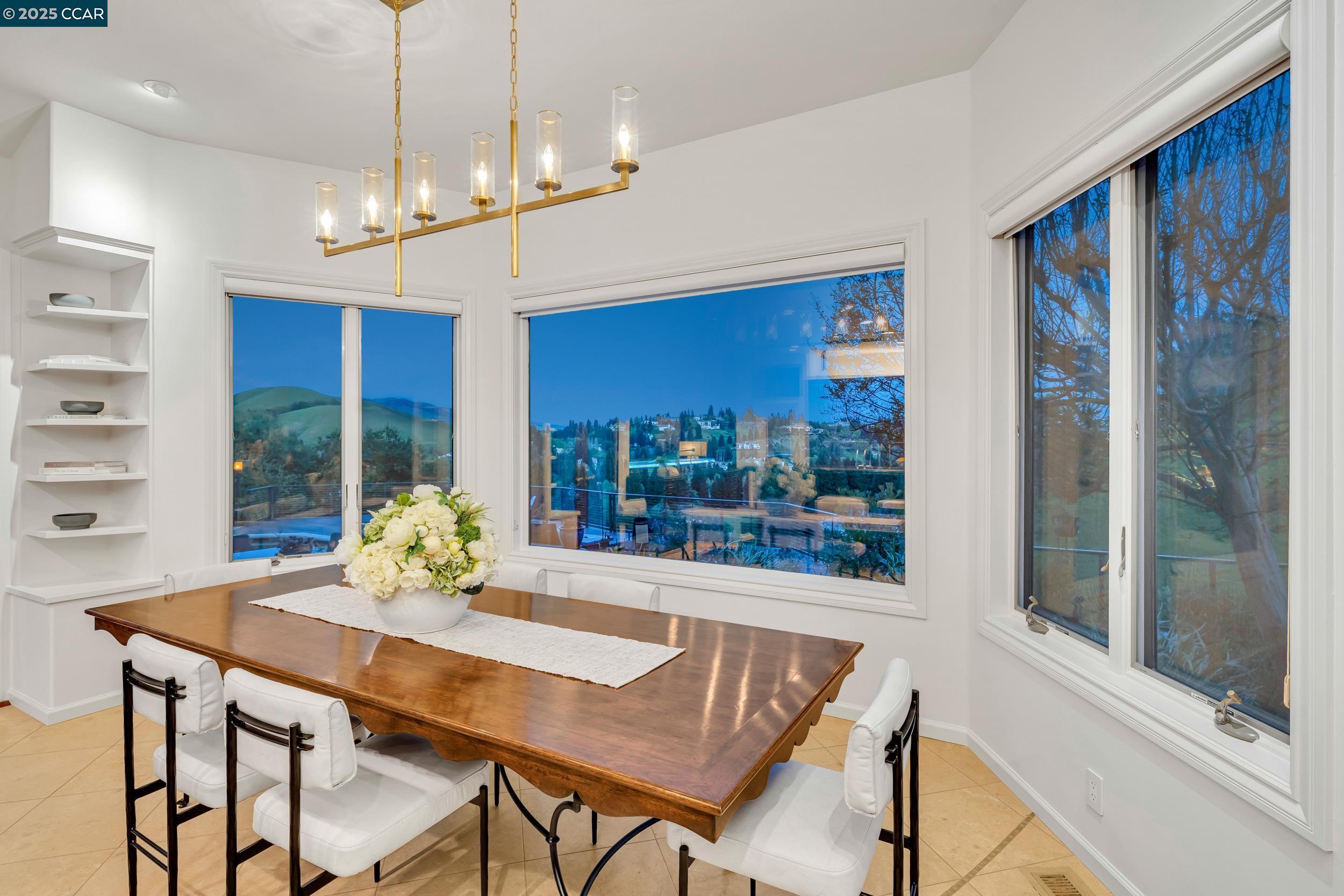 Detail Gallery Image 5 of 60 For 1121 Eagle Nest Ct, Danville,  CA 94506 - 5 Beds | 6 Baths