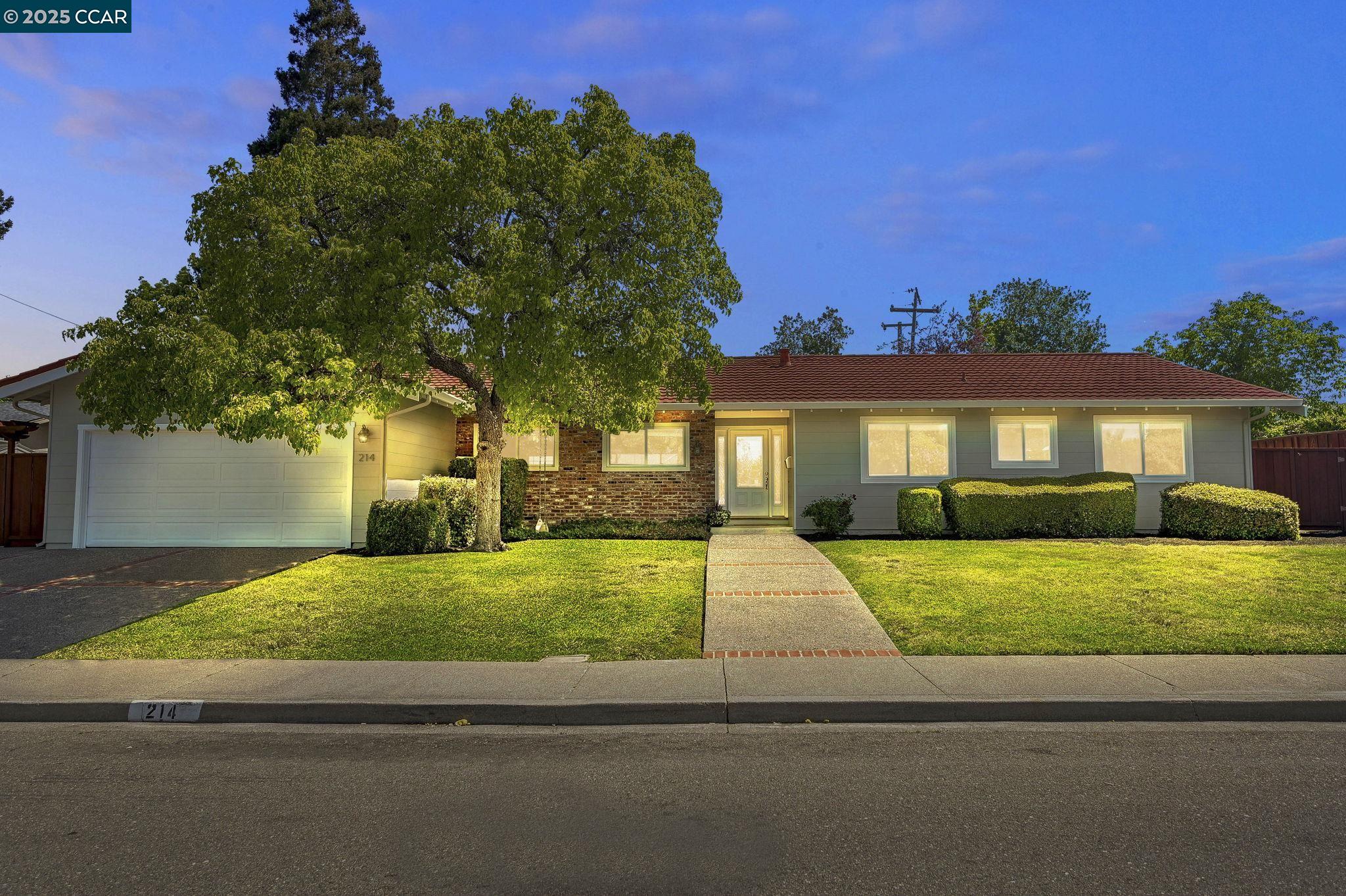 Detail Gallery Image 1 of 36 For 214 via Mantilla, Walnut Creek,  CA 94598 - 4 Beds | 2 Baths