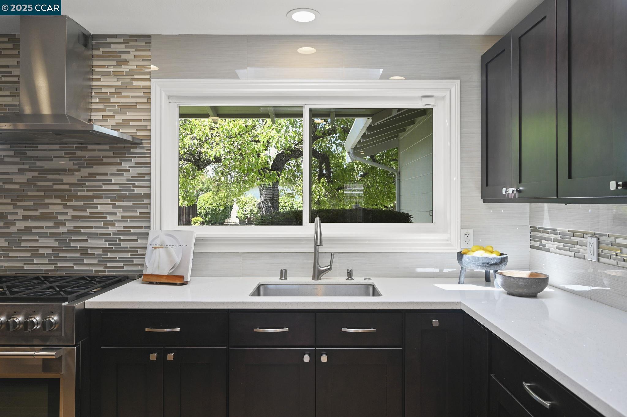 Detail Gallery Image 11 of 36 For 214 via Mantilla, Walnut Creek,  CA 94598 - 4 Beds | 2 Baths