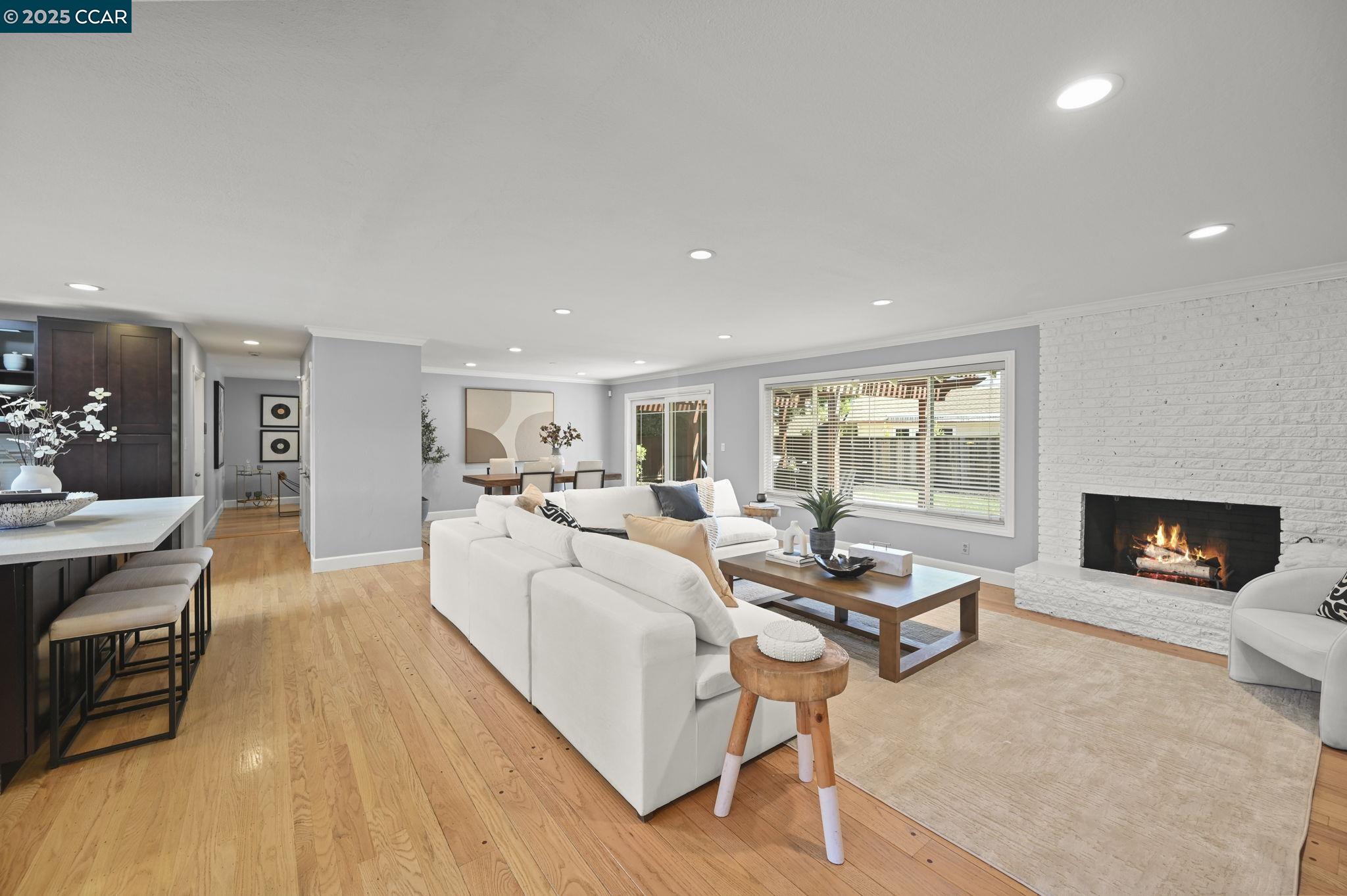 Detail Gallery Image 5 of 36 For 214 via Mantilla, Walnut Creek,  CA 94598 - 4 Beds | 2 Baths