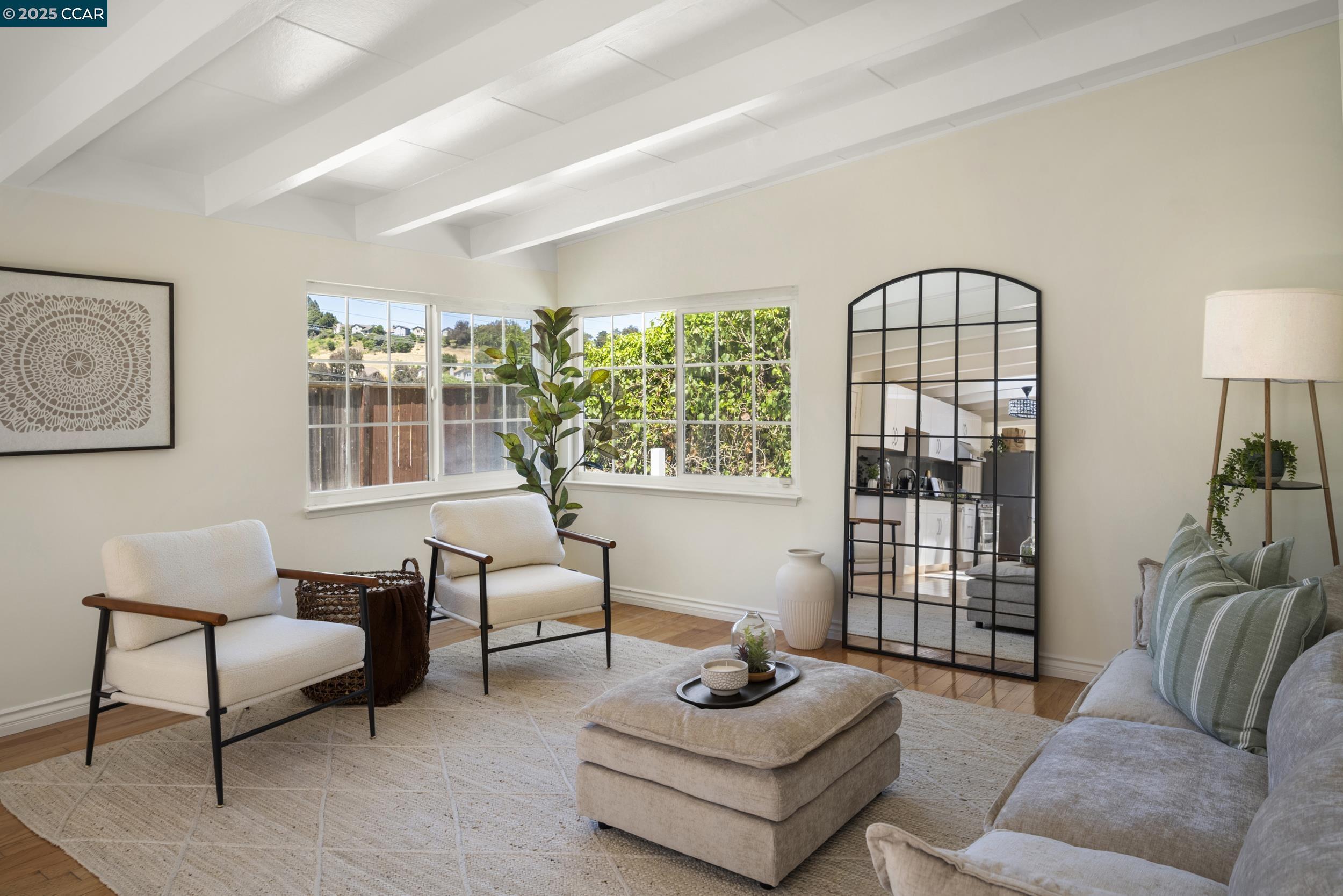 Detail Gallery Image 4 of 23 For 1710 Sarah Dr, Pinole,  CA 94564 - 3 Beds | 2 Baths