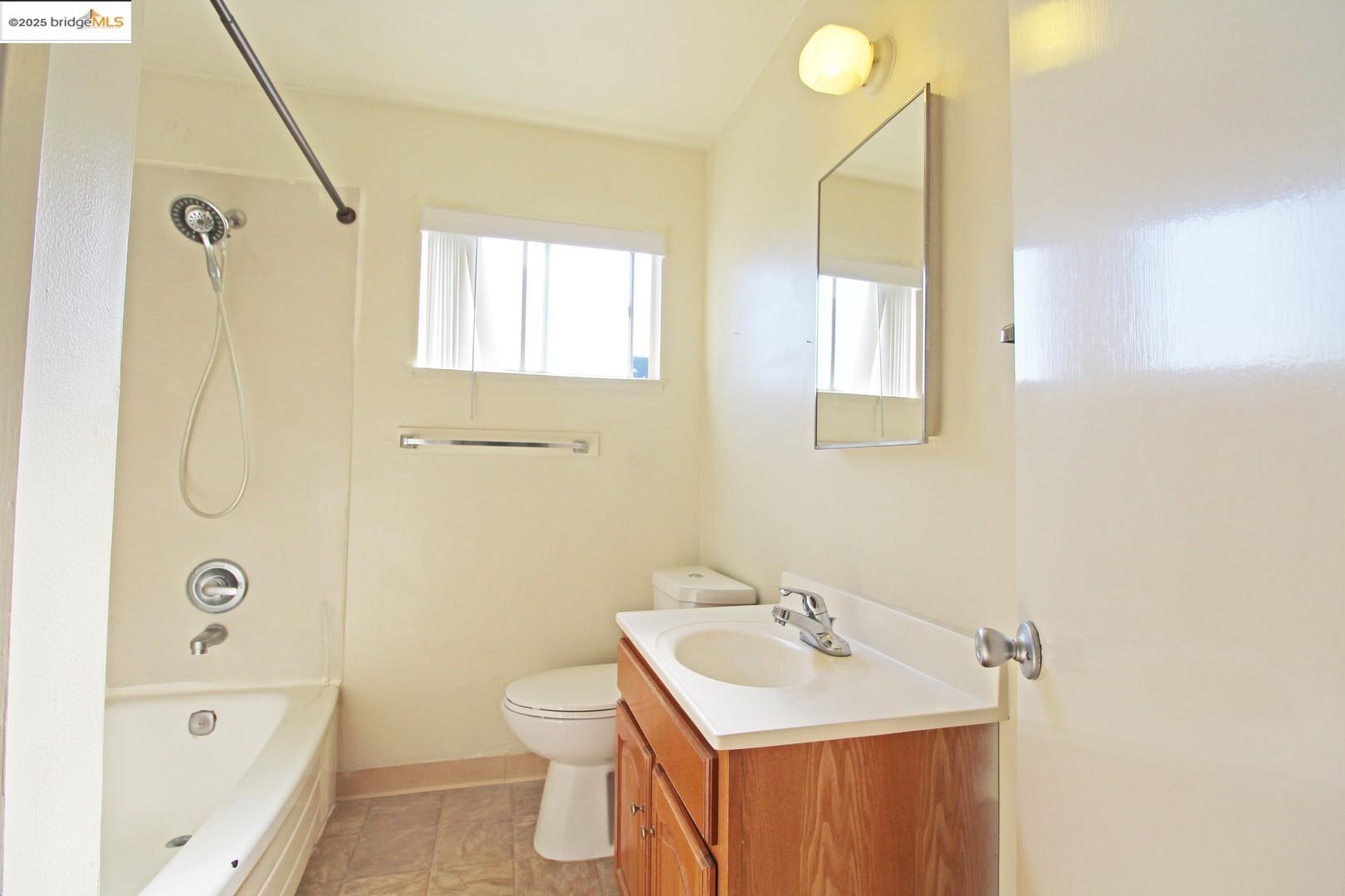 Detail Gallery Image 14 of 20 For 3044 Capp St, Oakland,  CA 94602 - – Beds | – Baths