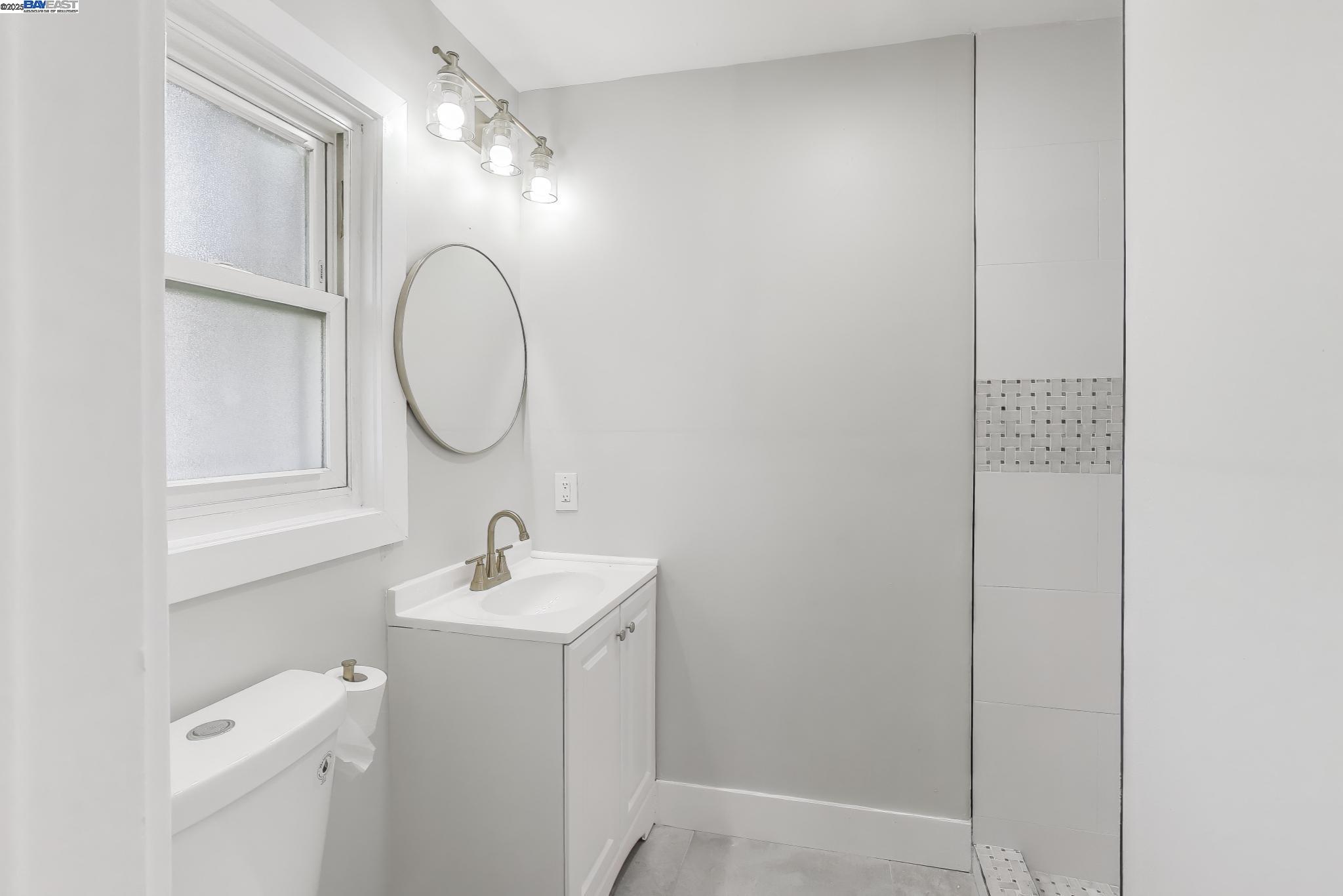 Detail Gallery Image 12 of 21 For 2316 Dolores, Pinole,  CA 94564 - 3 Beds | 2 Baths