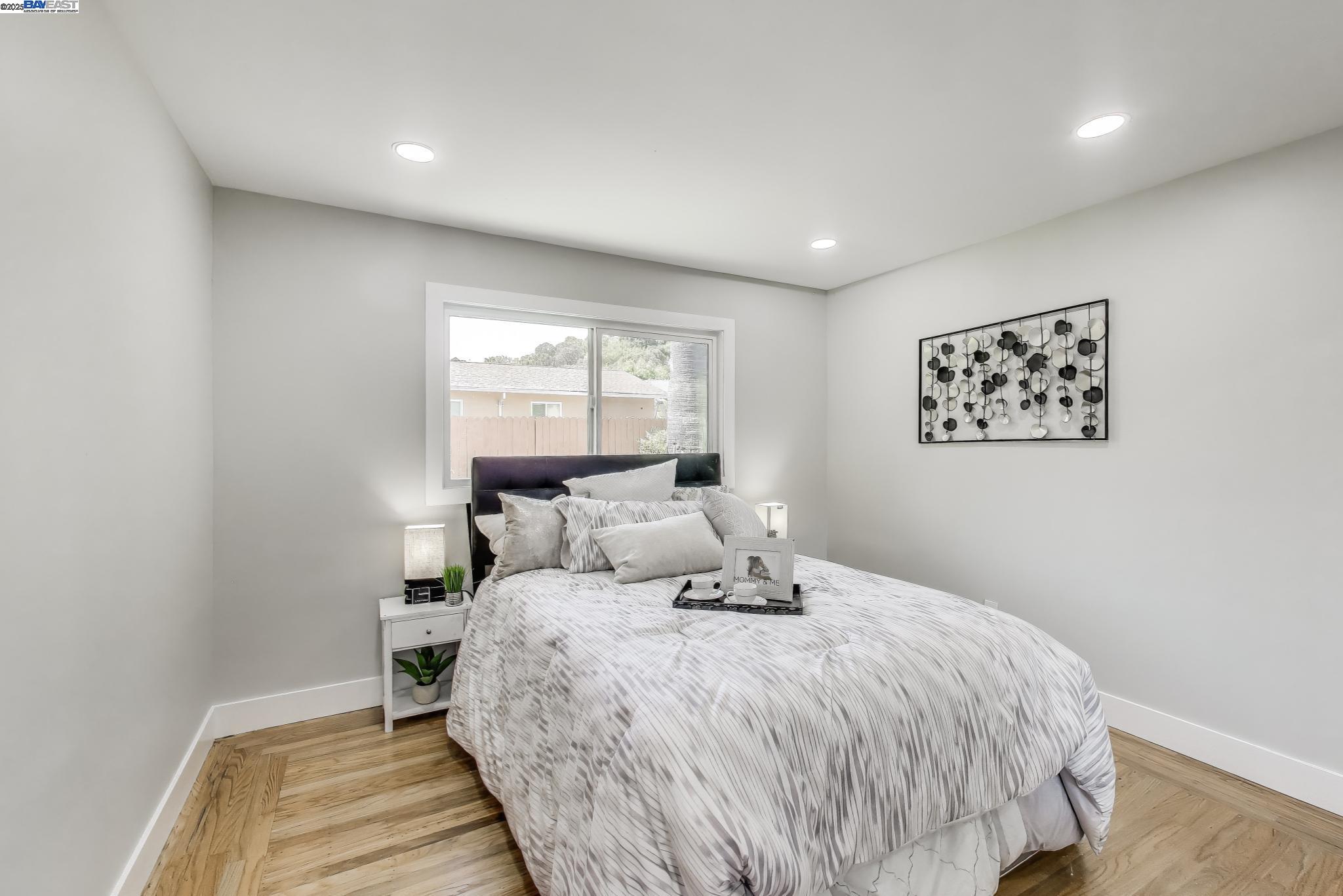 Detail Gallery Image 13 of 21 For 2316 Dolores, Pinole,  CA 94564 - 3 Beds | 2 Baths