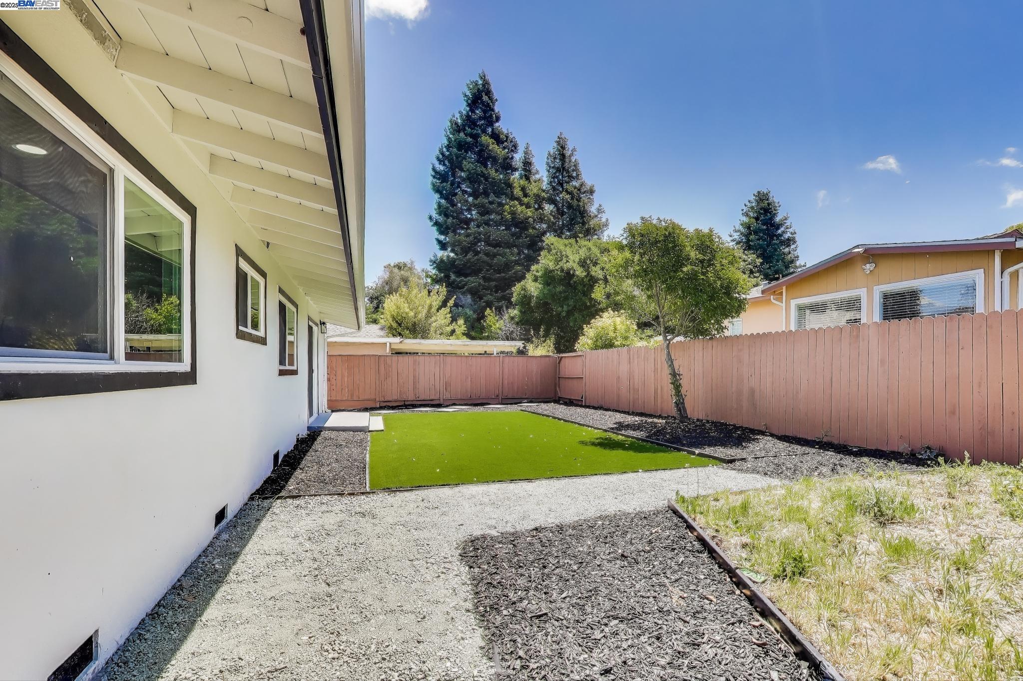 Detail Gallery Image 20 of 21 For 2316 Dolores, Pinole,  CA 94564 - 3 Beds | 2 Baths