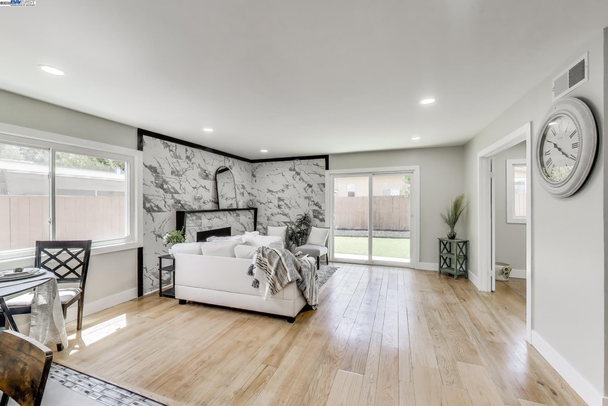 Detail Gallery Image 5 of 21 For 2316 Dolores, Pinole,  CA 94564 - 3 Beds | 2 Baths