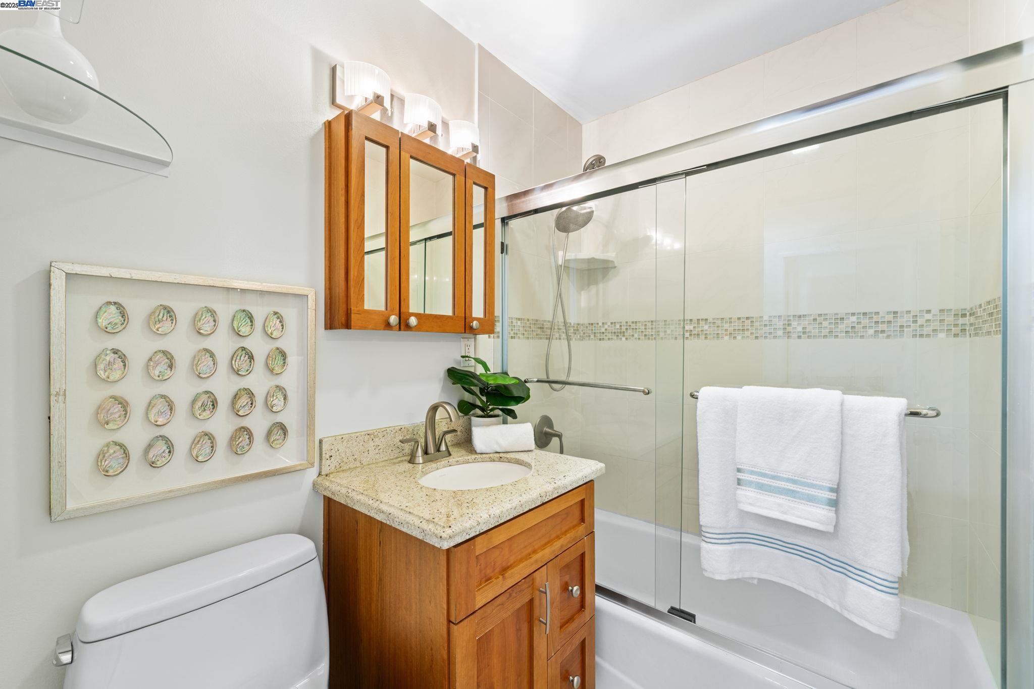 Detail Gallery Image 13 of 24 For 1457 via El Monte, San Lorenzo,  CA 94580 - 3 Beds | 1 Baths