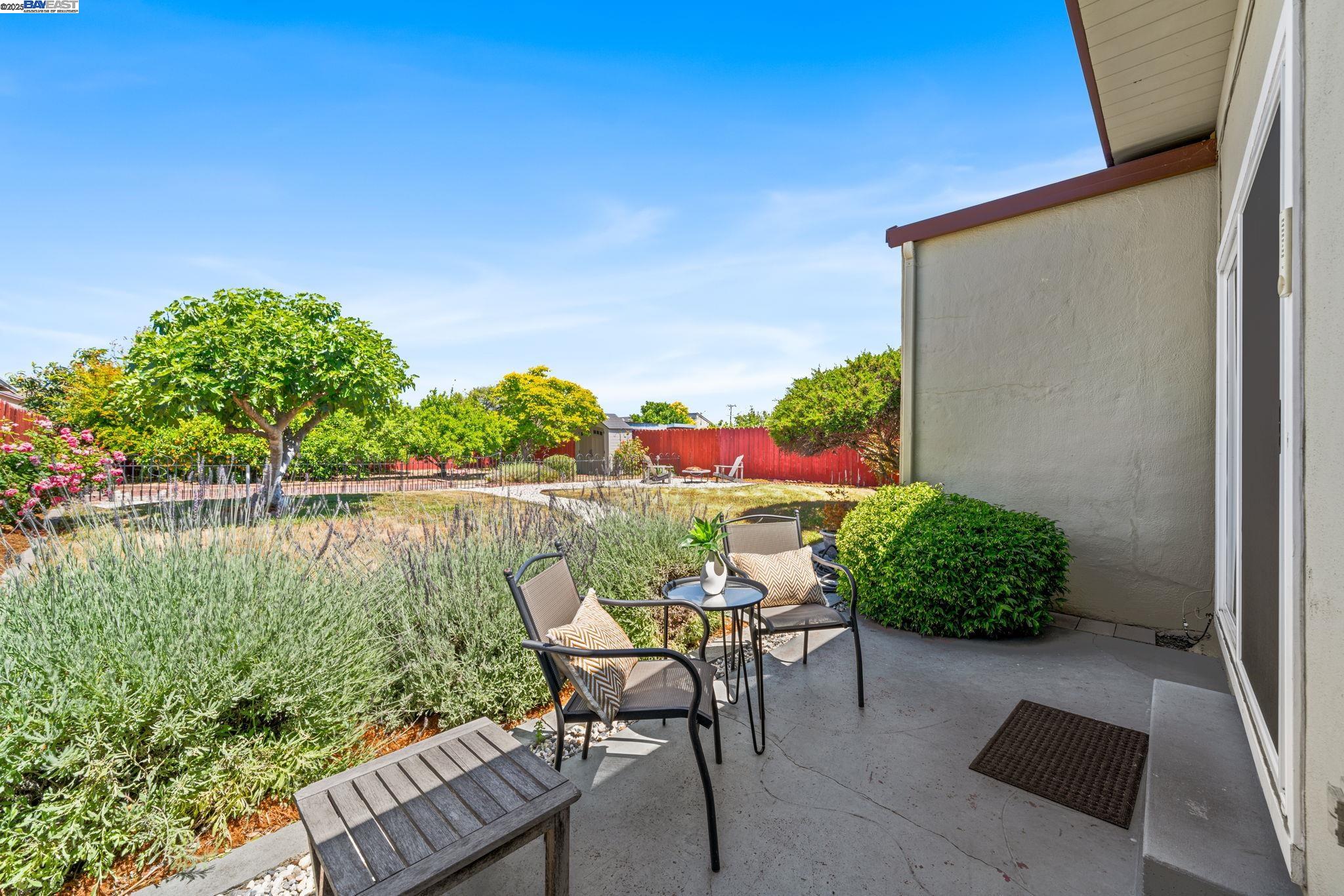 Detail Gallery Image 16 of 24 For 1457 via El Monte, San Lorenzo,  CA 94580 - 3 Beds | 1 Baths
