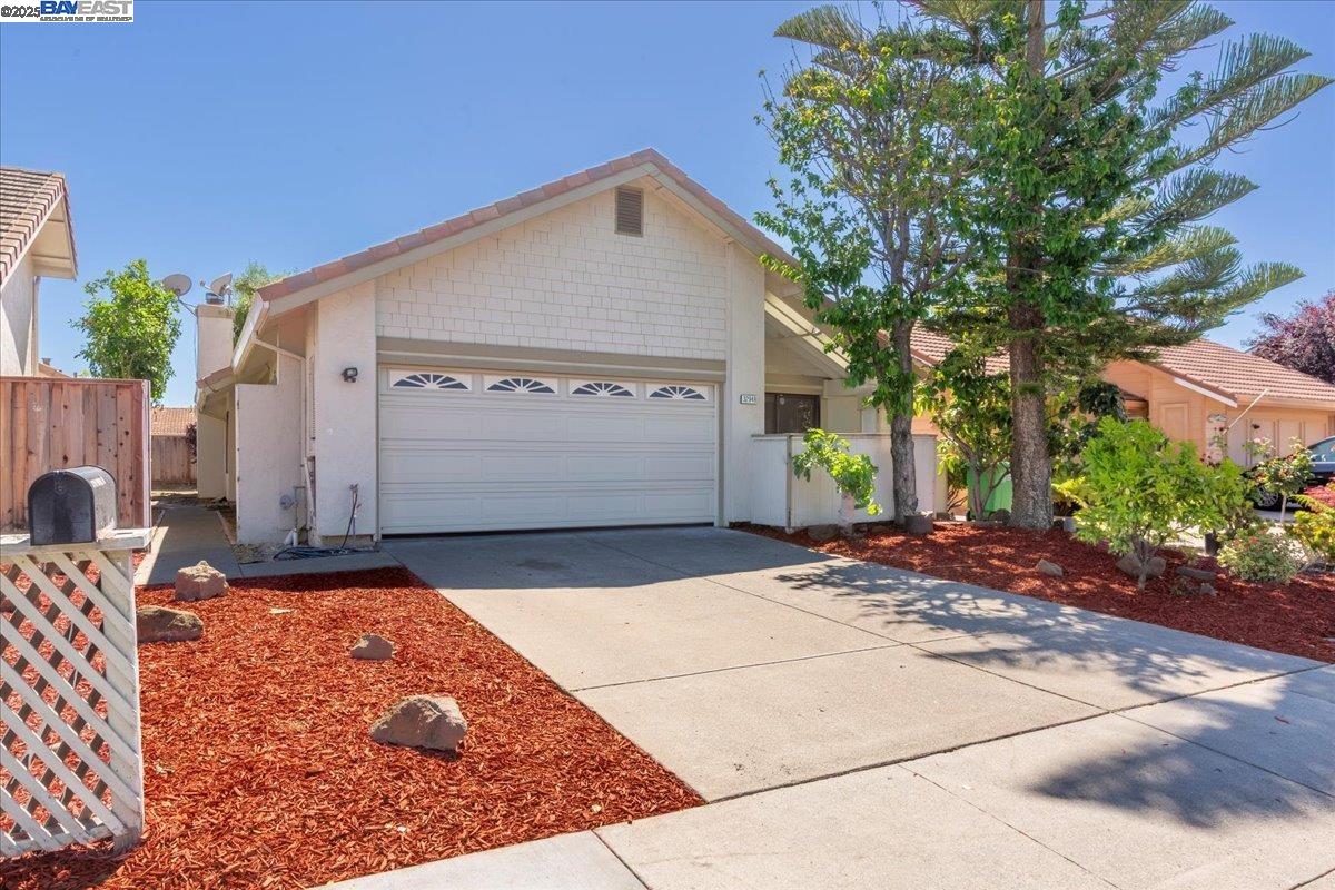 Detail Gallery Image 1 of 32 For 32948 Soquel St, Union City,  CA 94587 - 3 Beds | 2 Baths