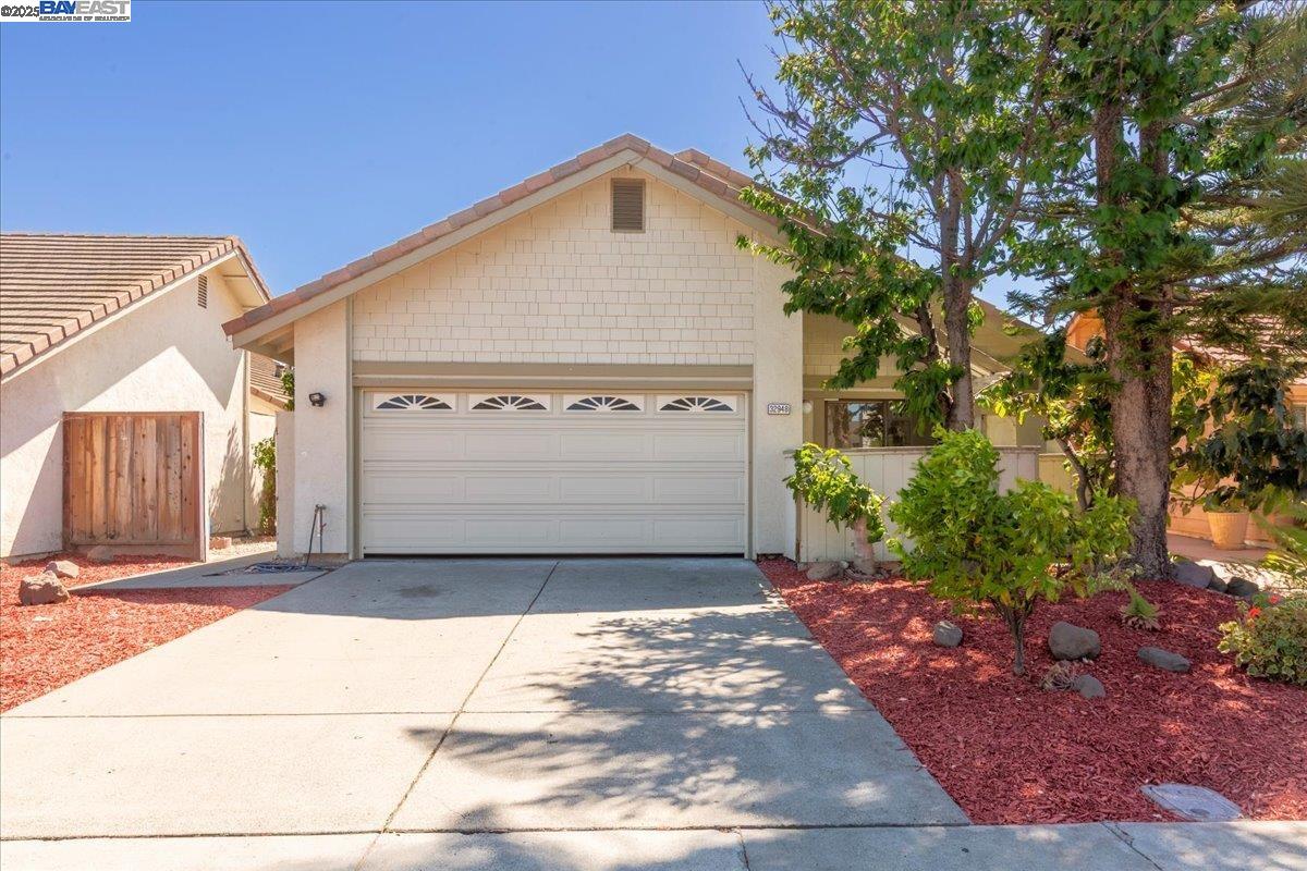 Detail Gallery Image 2 of 32 For 32948 Soquel St, Union City,  CA 94587 - 3 Beds | 2 Baths