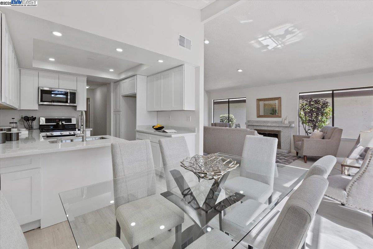 Detail Gallery Image 11 of 32 For 32948 Soquel St, Union City,  CA 94587 - 3 Beds | 2 Baths