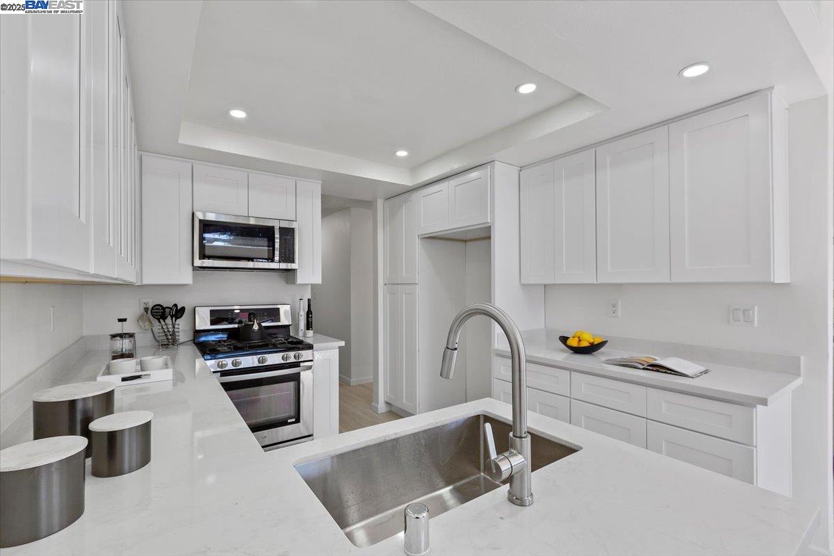 Detail Gallery Image 13 of 32 For 32948 Soquel St, Union City,  CA 94587 - 3 Beds | 2 Baths