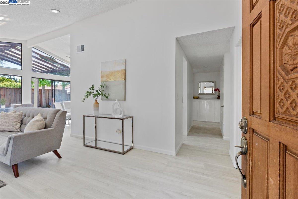 Detail Gallery Image 5 of 32 For 32948 Soquel St, Union City,  CA 94587 - 3 Beds | 2 Baths