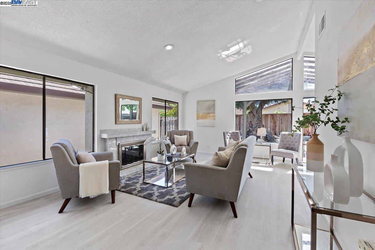 Detail Gallery Image 6 of 32 For 32948 Soquel St, Union City,  CA 94587 - 3 Beds | 2 Baths