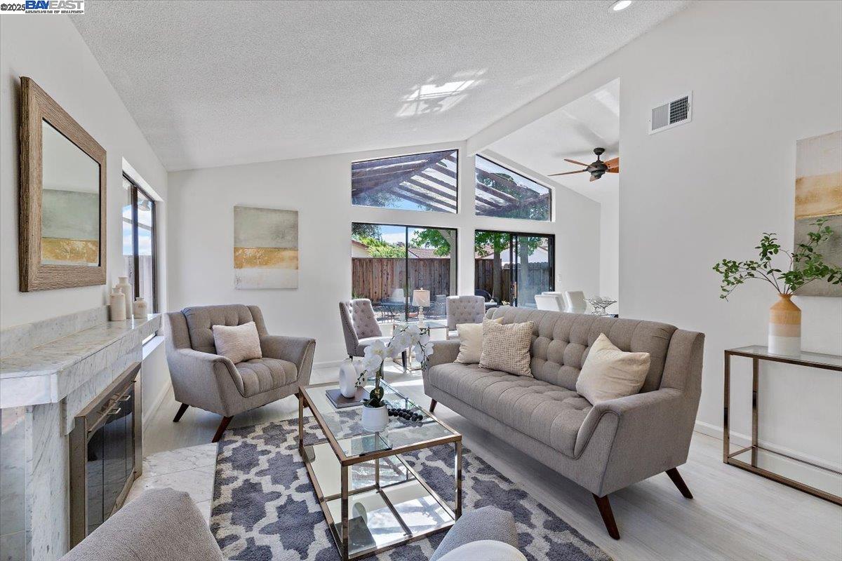 Detail Gallery Image 7 of 32 For 32948 Soquel St, Union City,  CA 94587 - 3 Beds | 2 Baths
