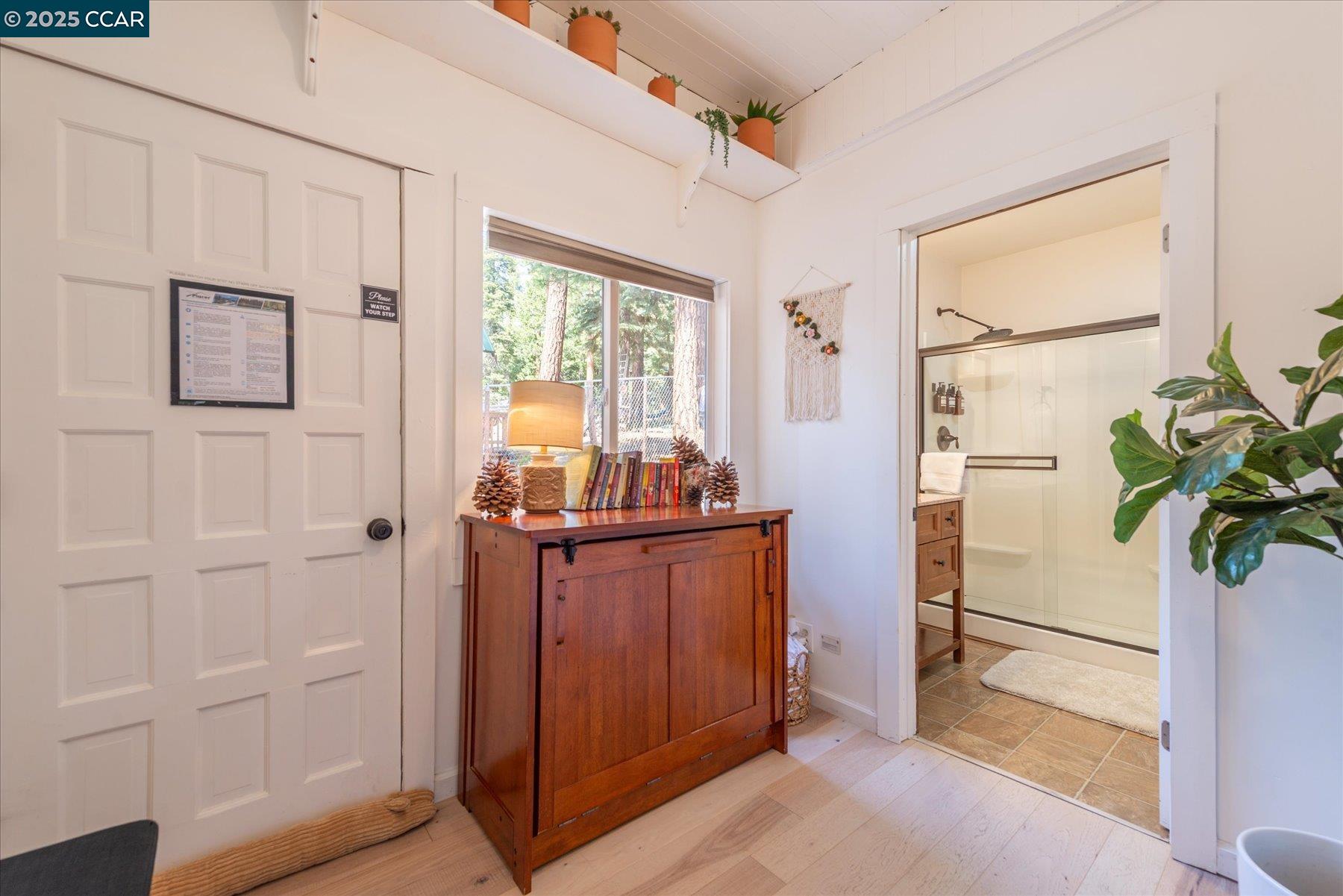 Detail Gallery Image 6 of 25 For 604 Chipmunk St, Kings Beach,  CA 96143 - 2 Beds | 2 Baths