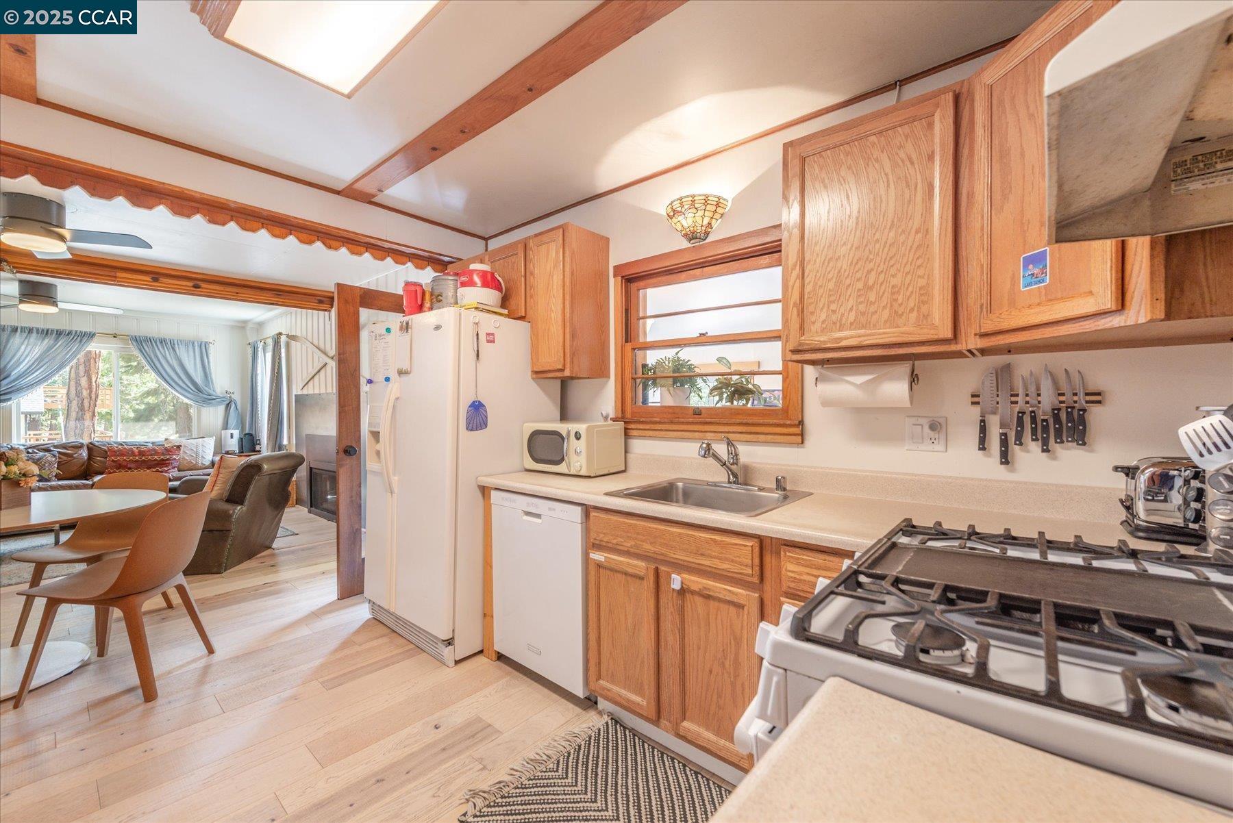 Detail Gallery Image 9 of 11 For 604 Chipmunk St, Kings Beach,  CA 96143 - 2 Beds | 2 Baths