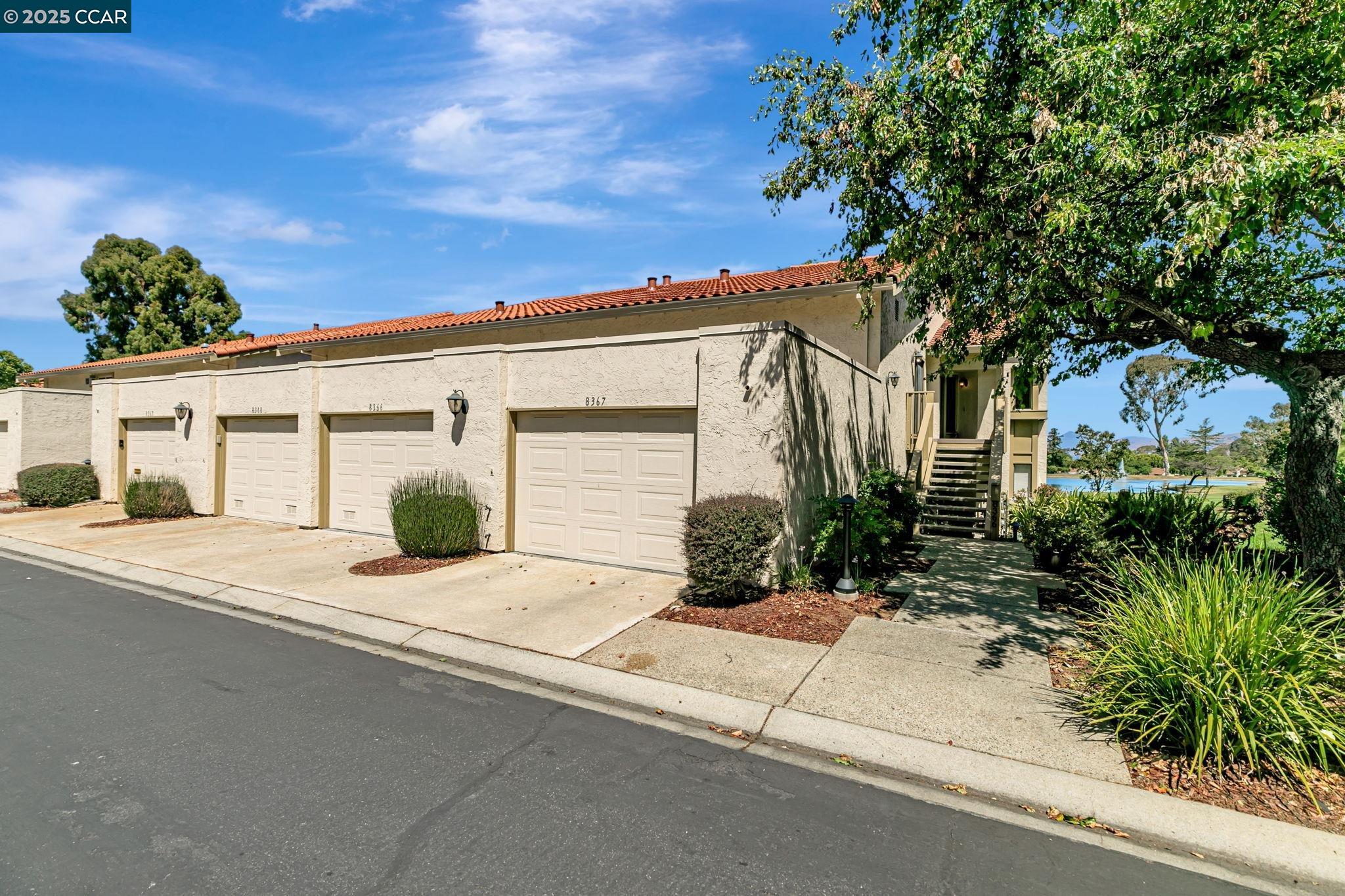 Detail Gallery Image 4 of 50 For 8366 Riesling Way, San Jose,  CA 95135 - 2 Beds | 2 Baths