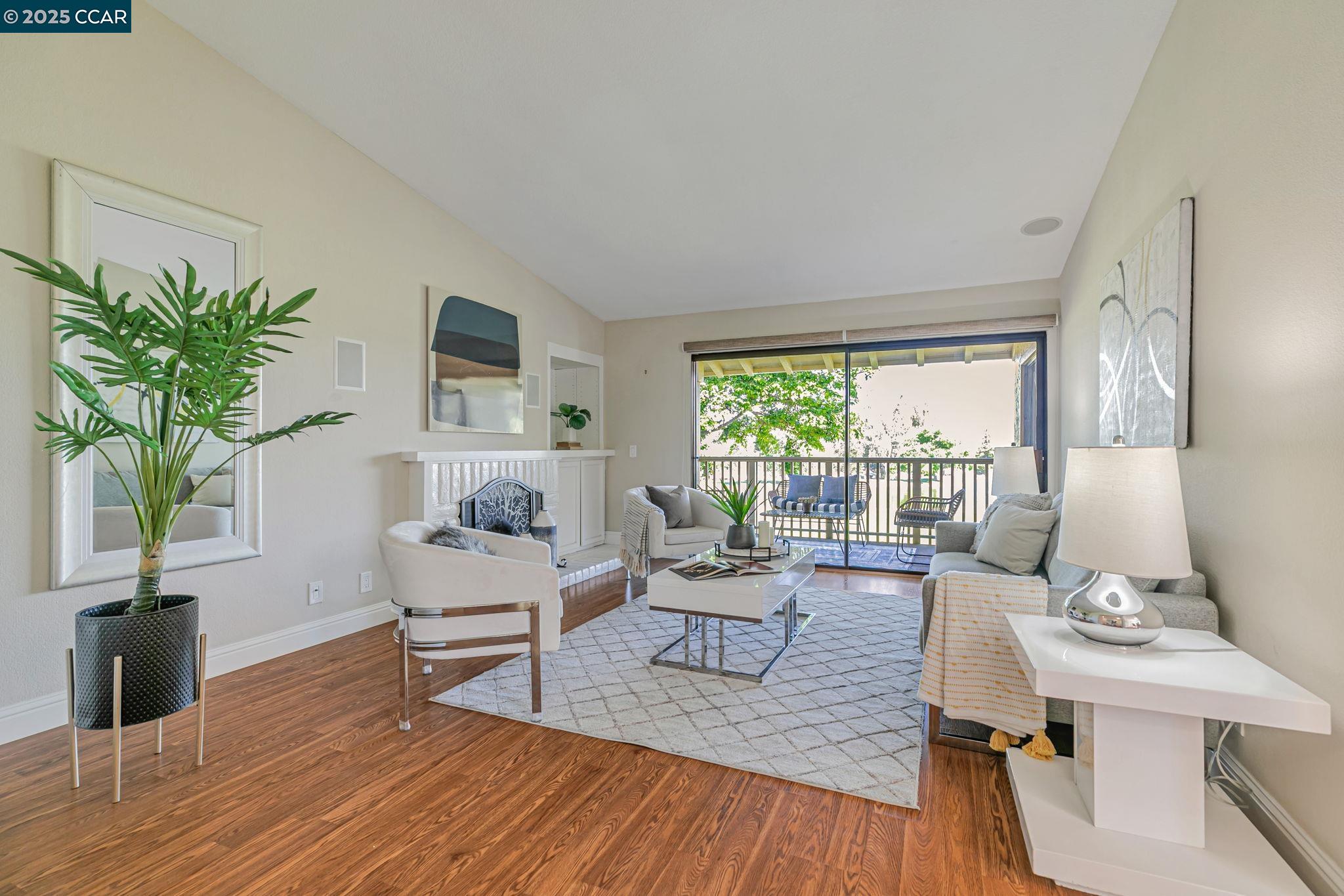 Detail Gallery Image 8 of 50 For 8366 Riesling Way, San Jose,  CA 95135 - 2 Beds | 2 Baths