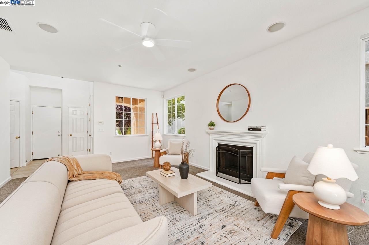 Detail Gallery Image 5 of 27 For 829 Berryessa Ct, Livermore,  CA 94551 - 3 Beds | 2/1 Baths