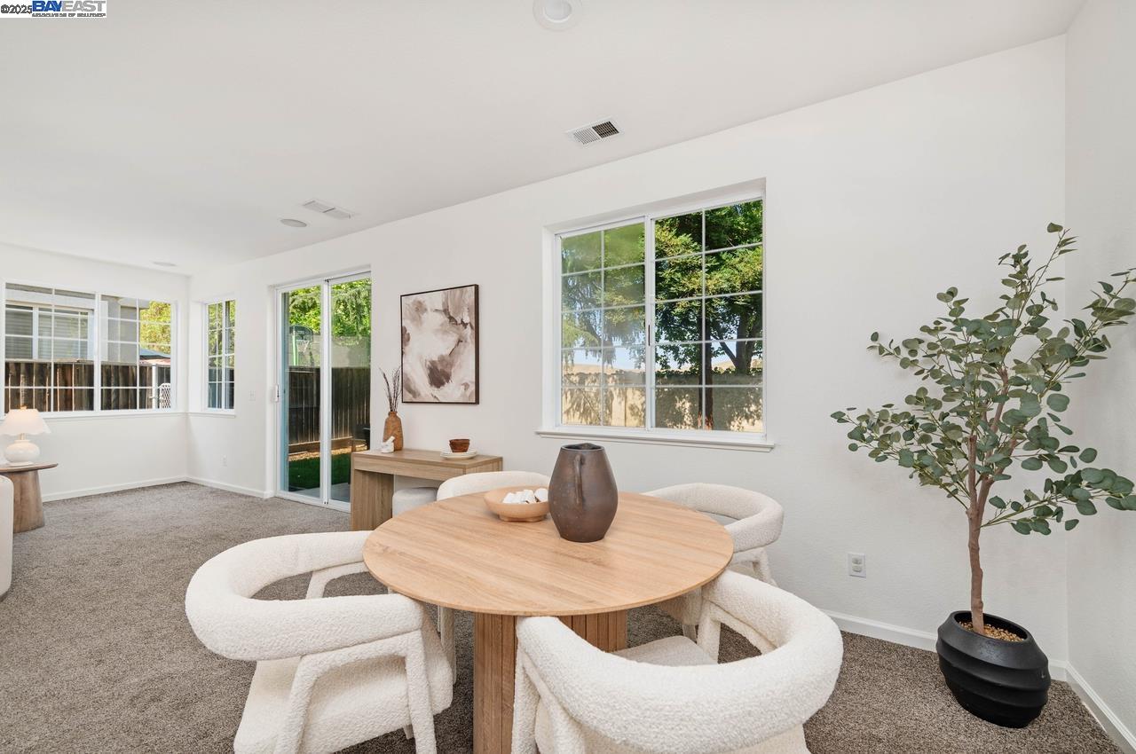 Detail Gallery Image 8 of 27 For 829 Berryessa Ct, Livermore,  CA 94551 - 3 Beds | 2/1 Baths