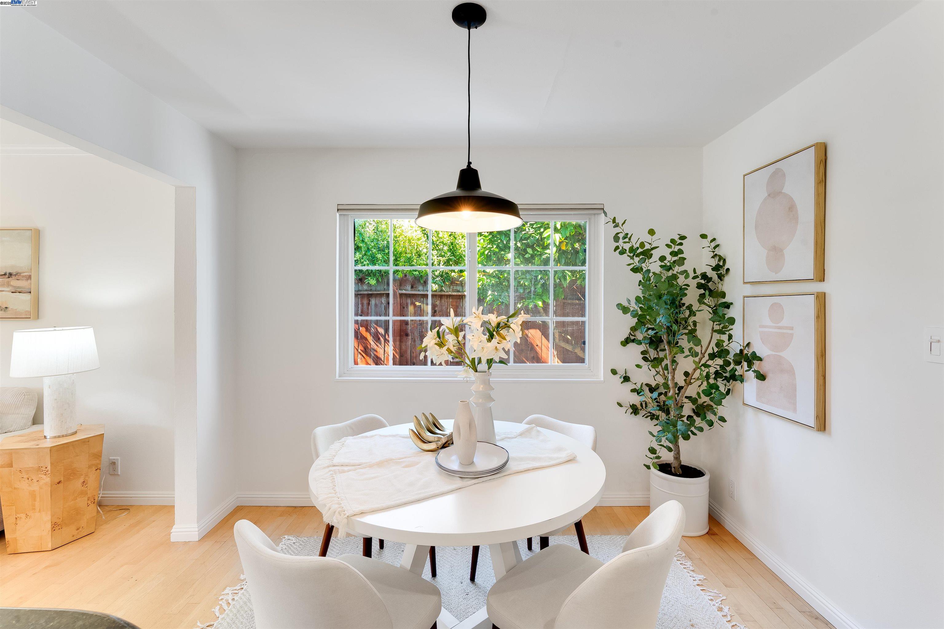 Detail Gallery Image 11 of 32 For 1337 Pennsylvania Blvd, Concord,  CA 94521 - 3 Beds | 2 Baths