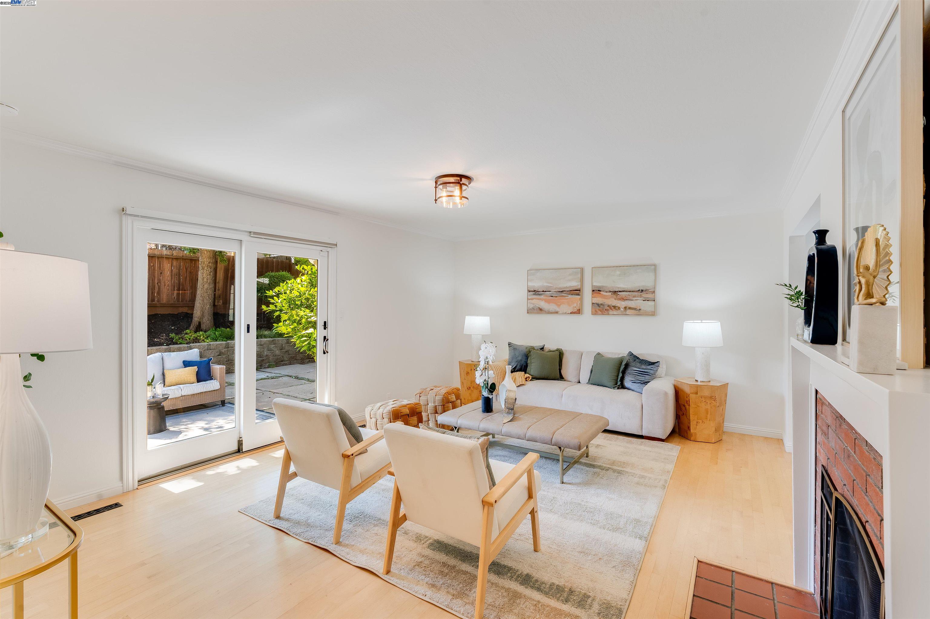 Detail Gallery Image 13 of 32 For 1337 Pennsylvania Blvd, Concord,  CA 94521 - 3 Beds | 2 Baths