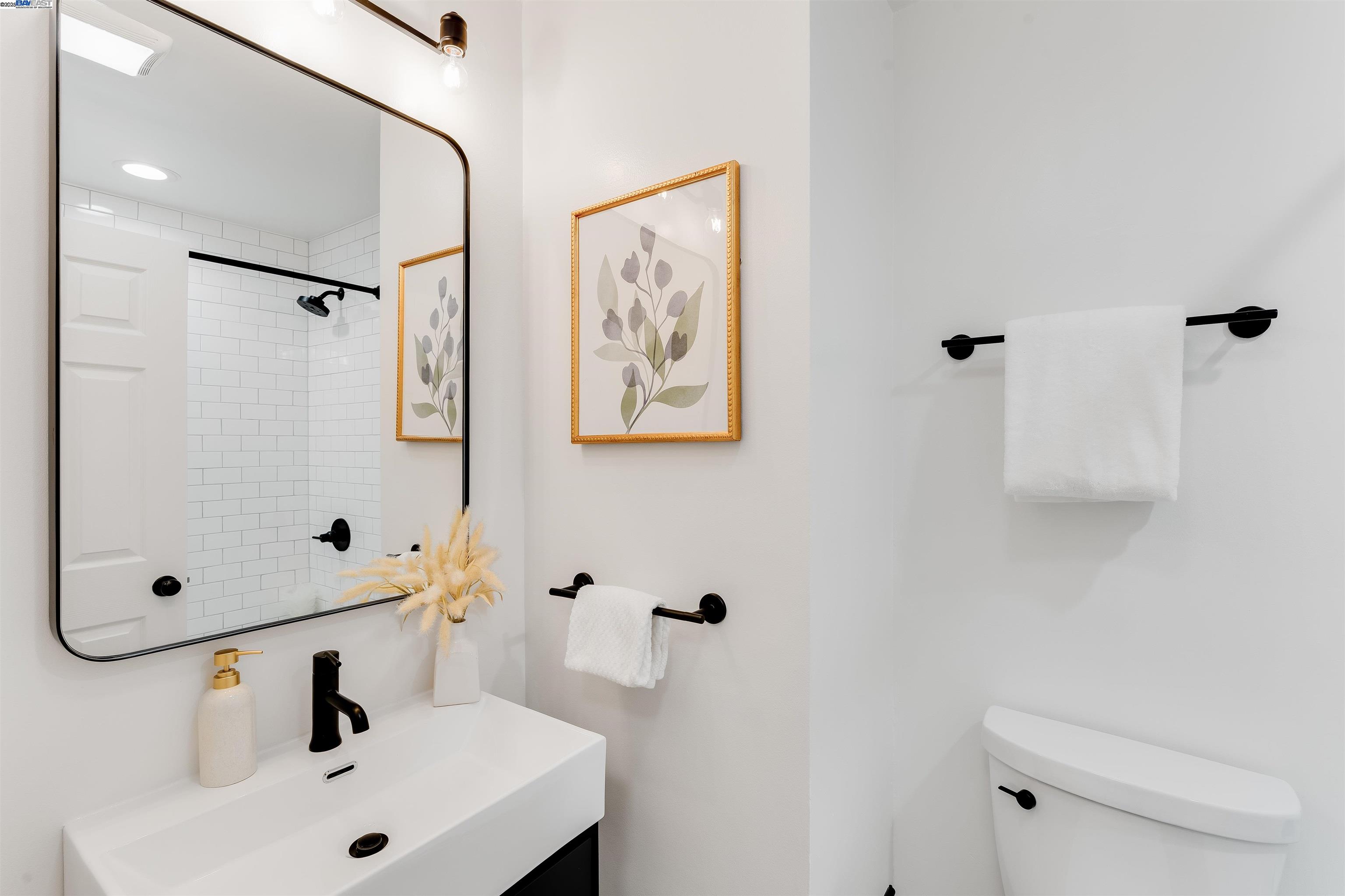 Detail Gallery Image 17 of 32 For 1337 Pennsylvania Blvd, Concord,  CA 94521 - 3 Beds | 2 Baths
