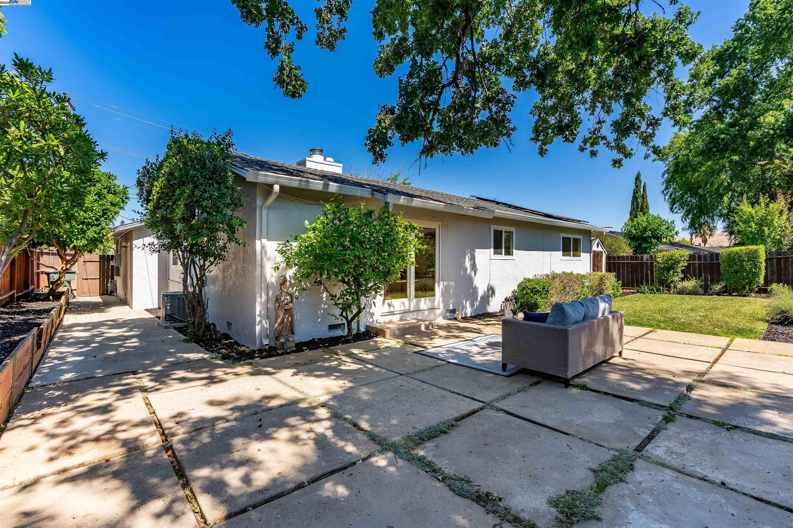 Detail Gallery Image 26 of 32 For 1337 Pennsylvania Blvd, Concord,  CA 94521 - 3 Beds | 2 Baths