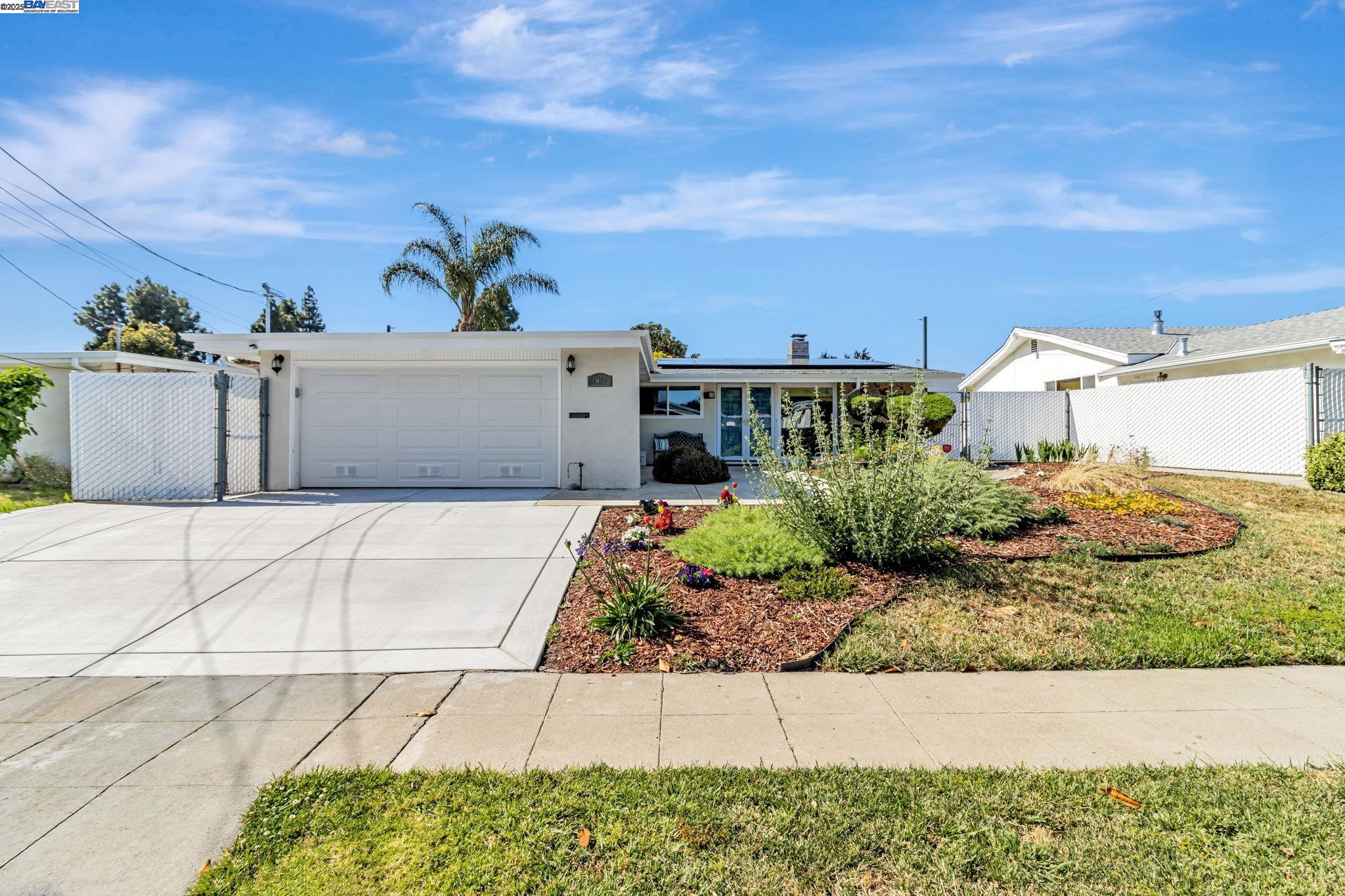 Detail Gallery Image 1 of 1 For 1061 Currant Way, Hayward,  CA 94545-2407 - 3 Beds | 2 Baths
