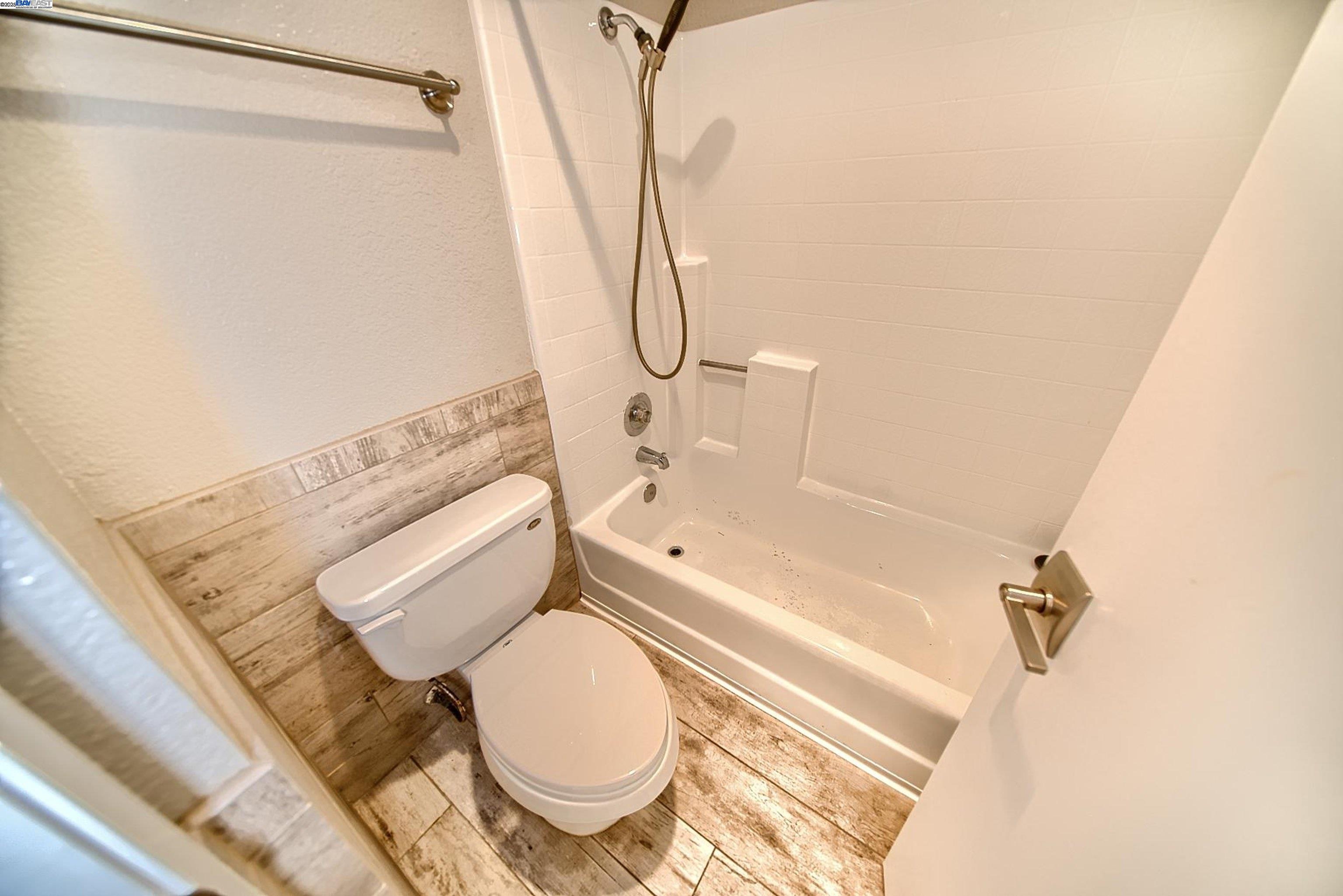 Photo #8: 41099043 Listing: Photo #8