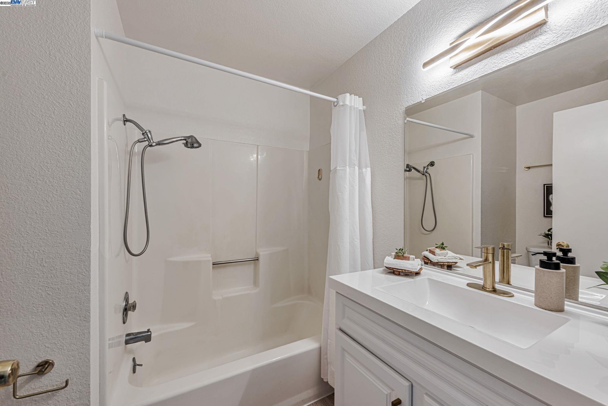 Photo #35: 41099053 Listing: Photo #35