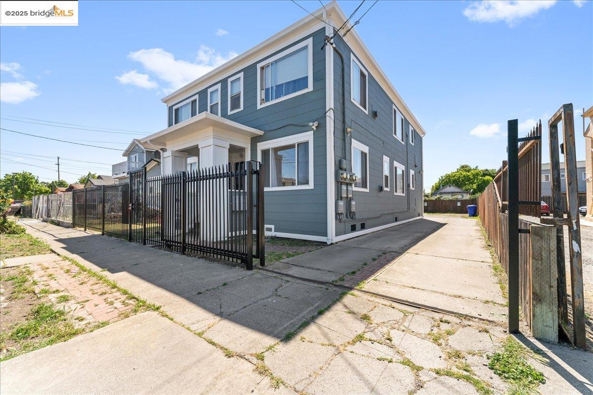 Detail Gallery Image 1 of 1 For 329-335 S 6th St, Richmond,  CA 94804 - – Beds | – Baths