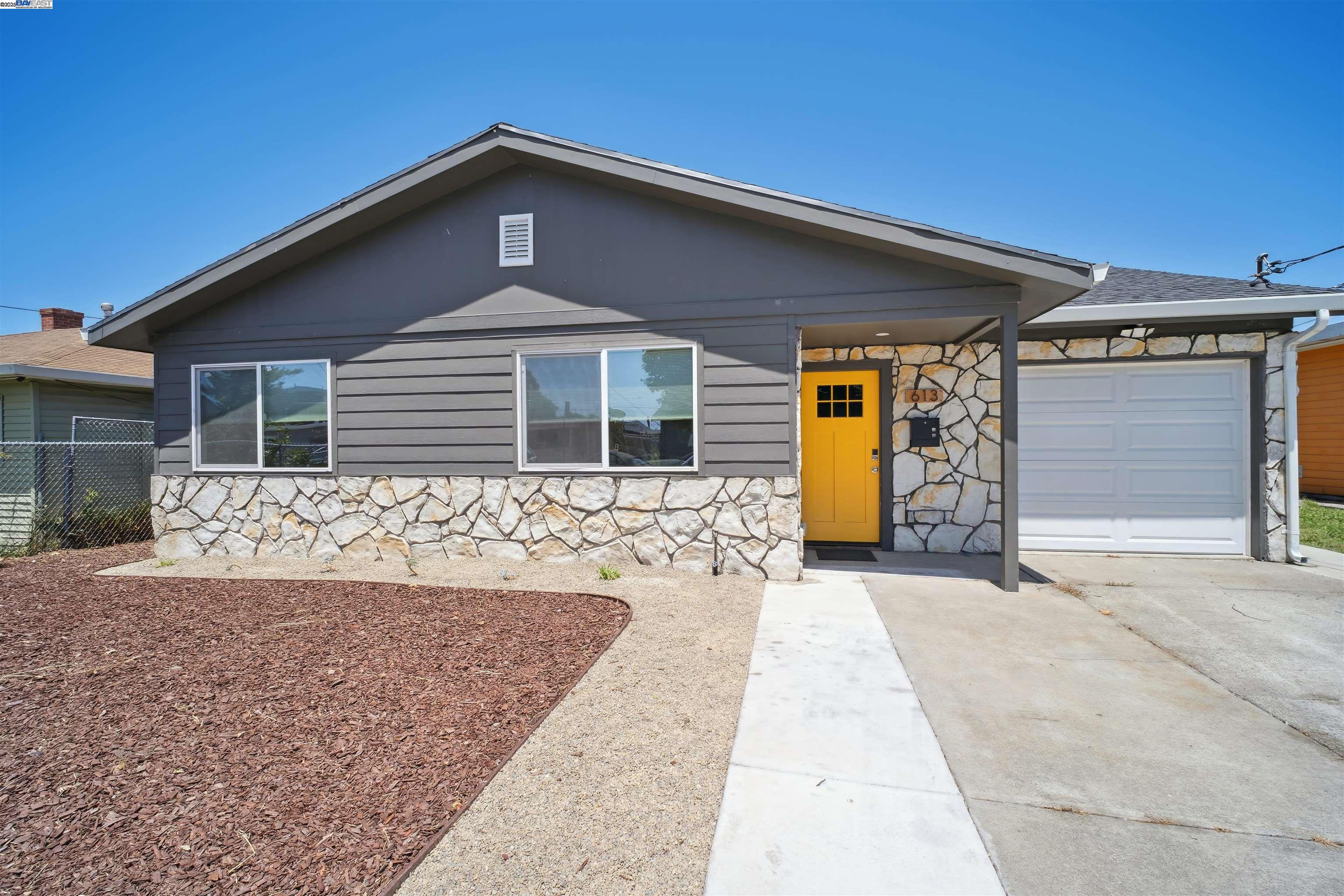 Detail Gallery Image 1 of 1 For 613 Payne Dr, Richmond,  CA 94806 - 3 Beds | 2 Baths