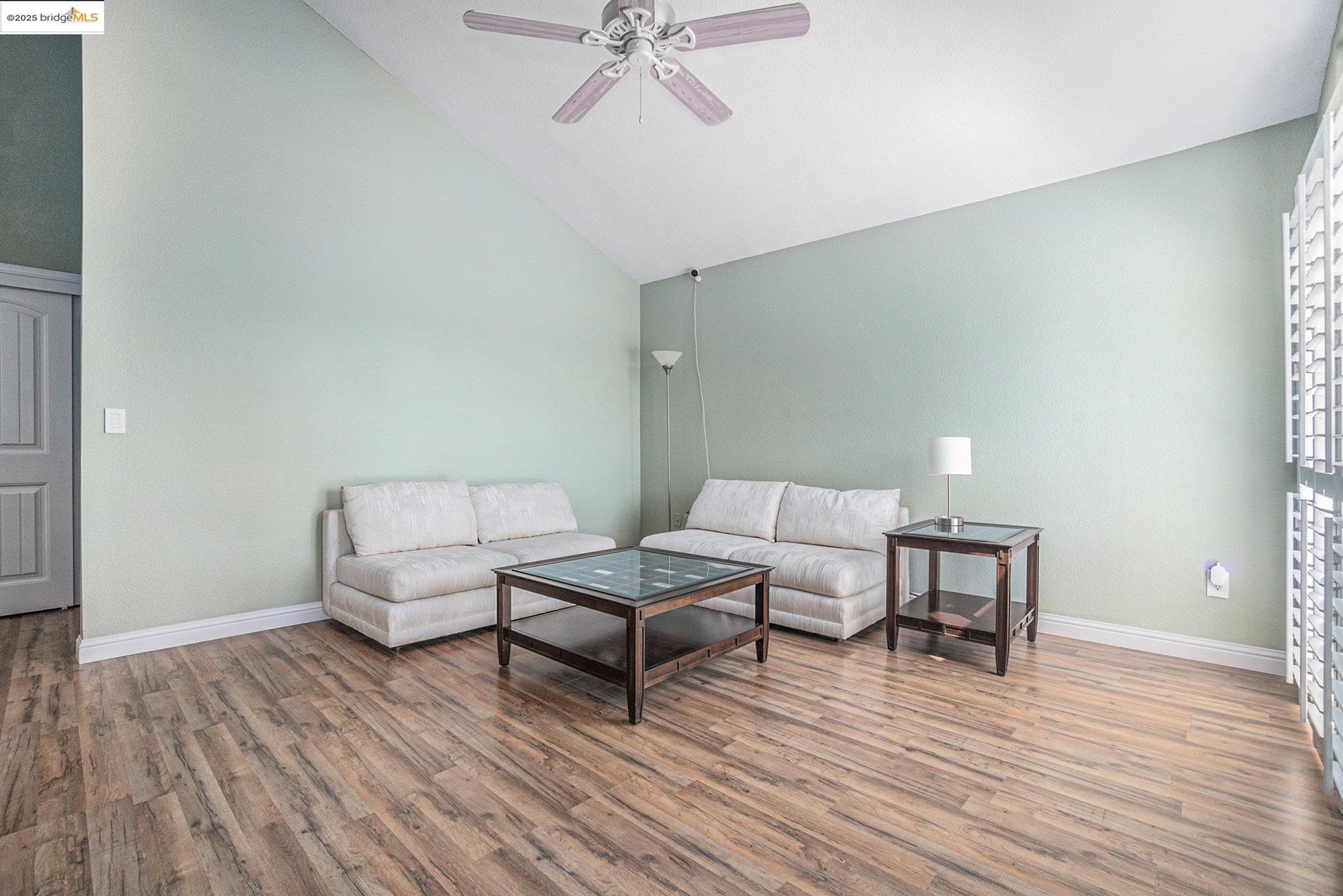 Detail Gallery Image 13 of 53 For 3336 Fontana Pl, Antioch,  CA 94509 - 4 Beds | 2/1 Baths